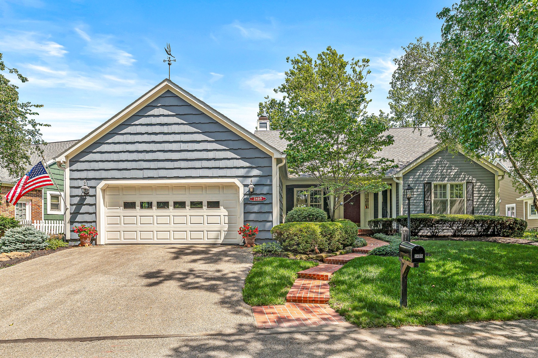  Beautifully Maintained Waterfront Home with Breathtaking Views - 物件實景
