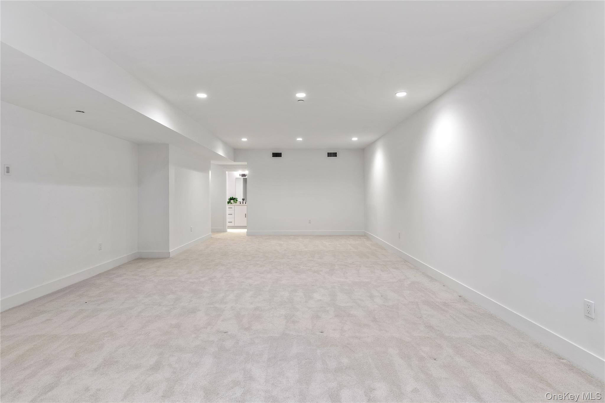  1 Sequoia Circle, Manhasset, NY, 11030 - 物件實景