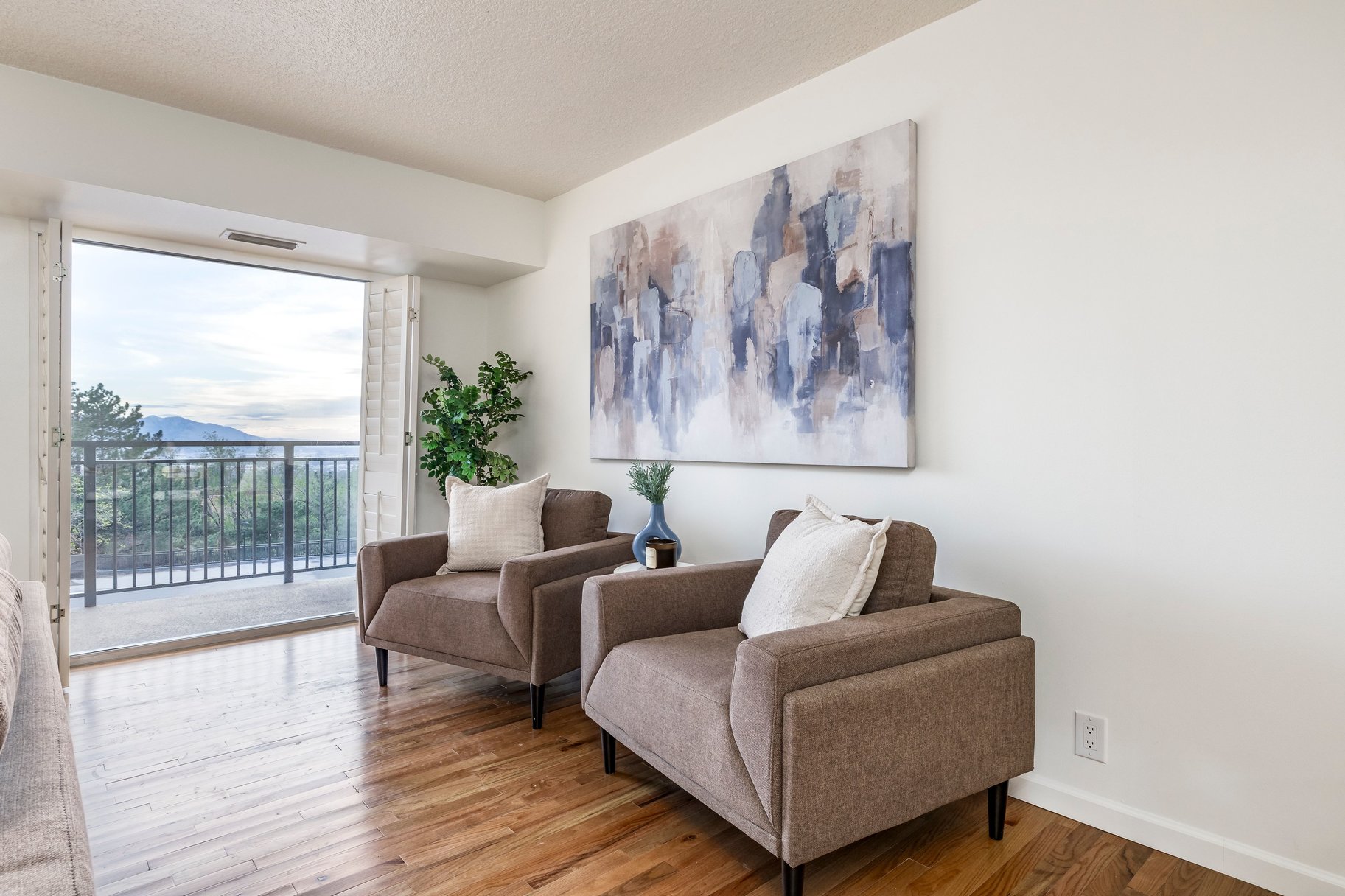  Spacious Canyon Crest Condo with Sweeping Valley Views - 物件實景