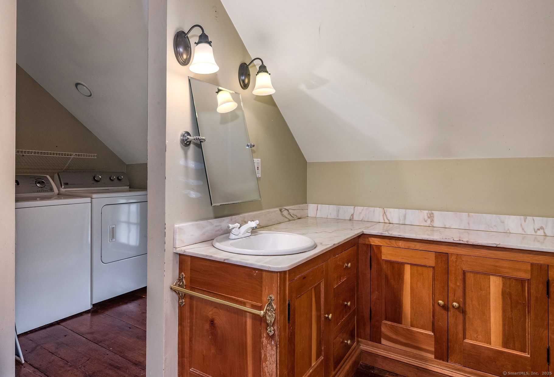 Old Lyme, Connecticut, 06371, United States, 4 Bedrooms Bedrooms, ,2 BathroomsBathrooms,Residential,For Sale,1998441