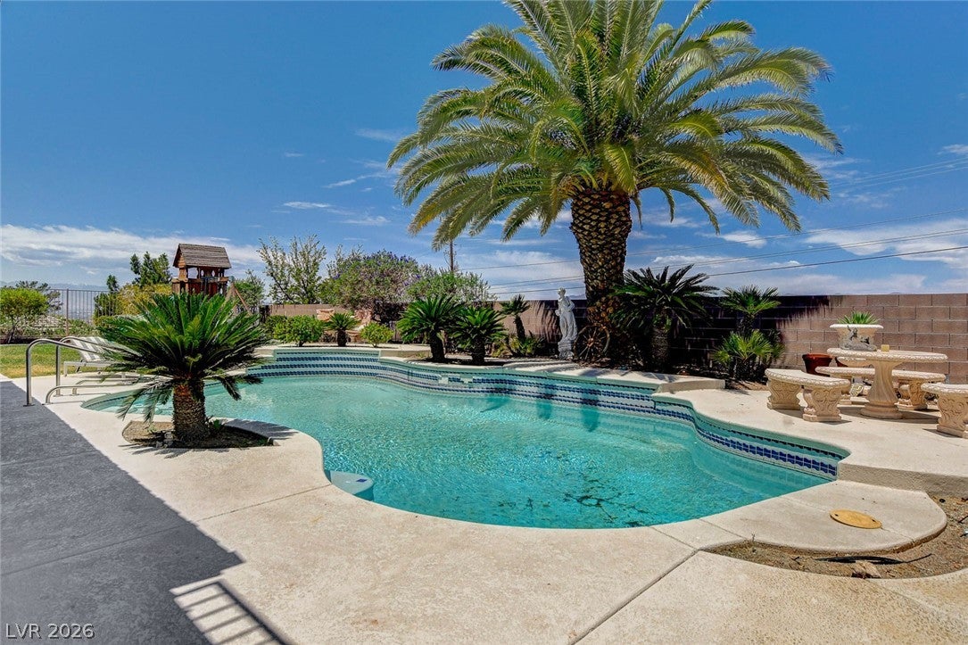 Las Vegas, Nevada, 89110, United States, 5 Bedrooms Bedrooms, ,3 BathroomsBathrooms,Residential,For Sale,2048091