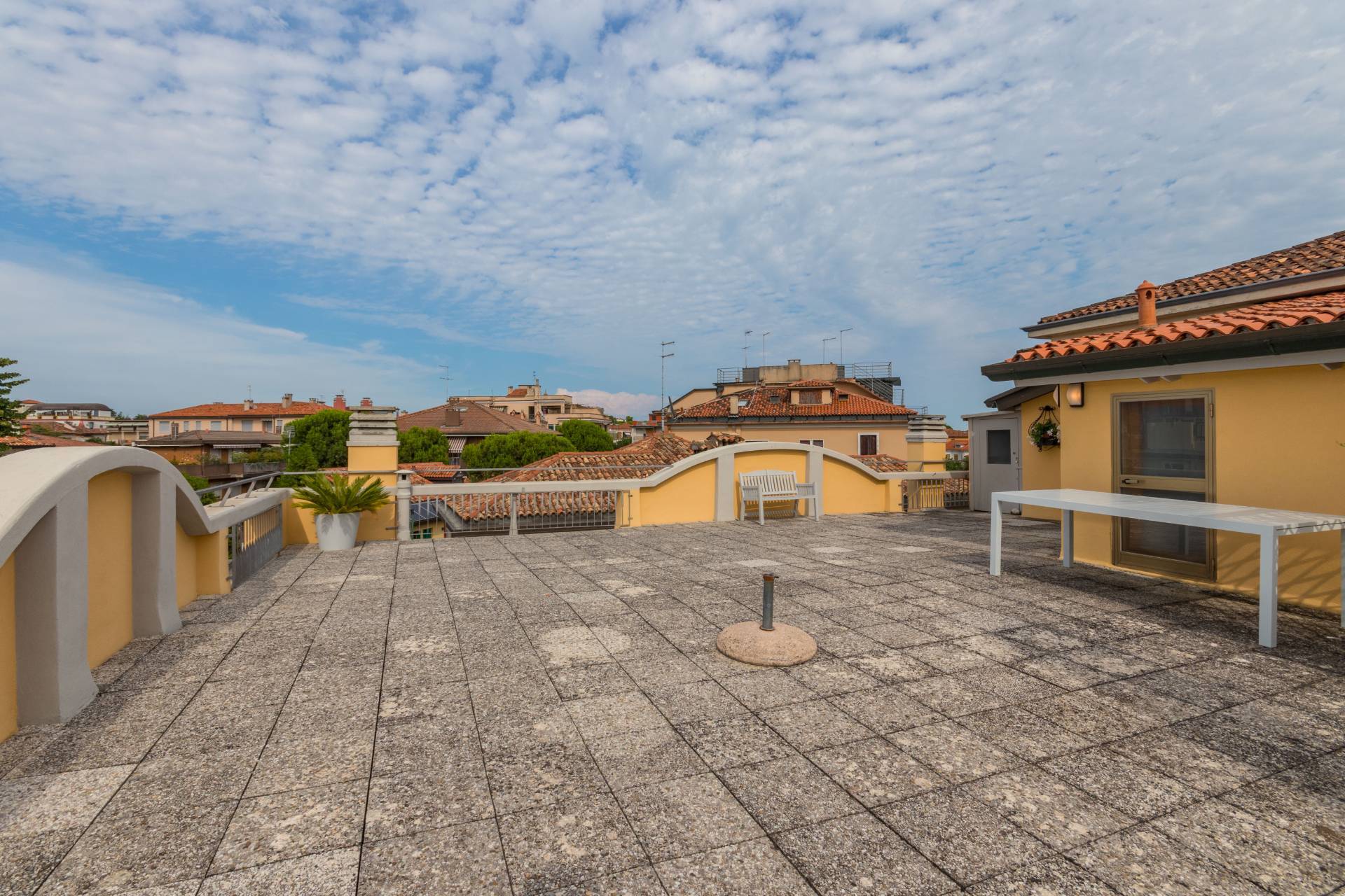 Venezia, Venezia, 30100, IT, 4 Bedrooms Bedrooms, ,2 BathroomsBathrooms,Residential,For Sale,1786336