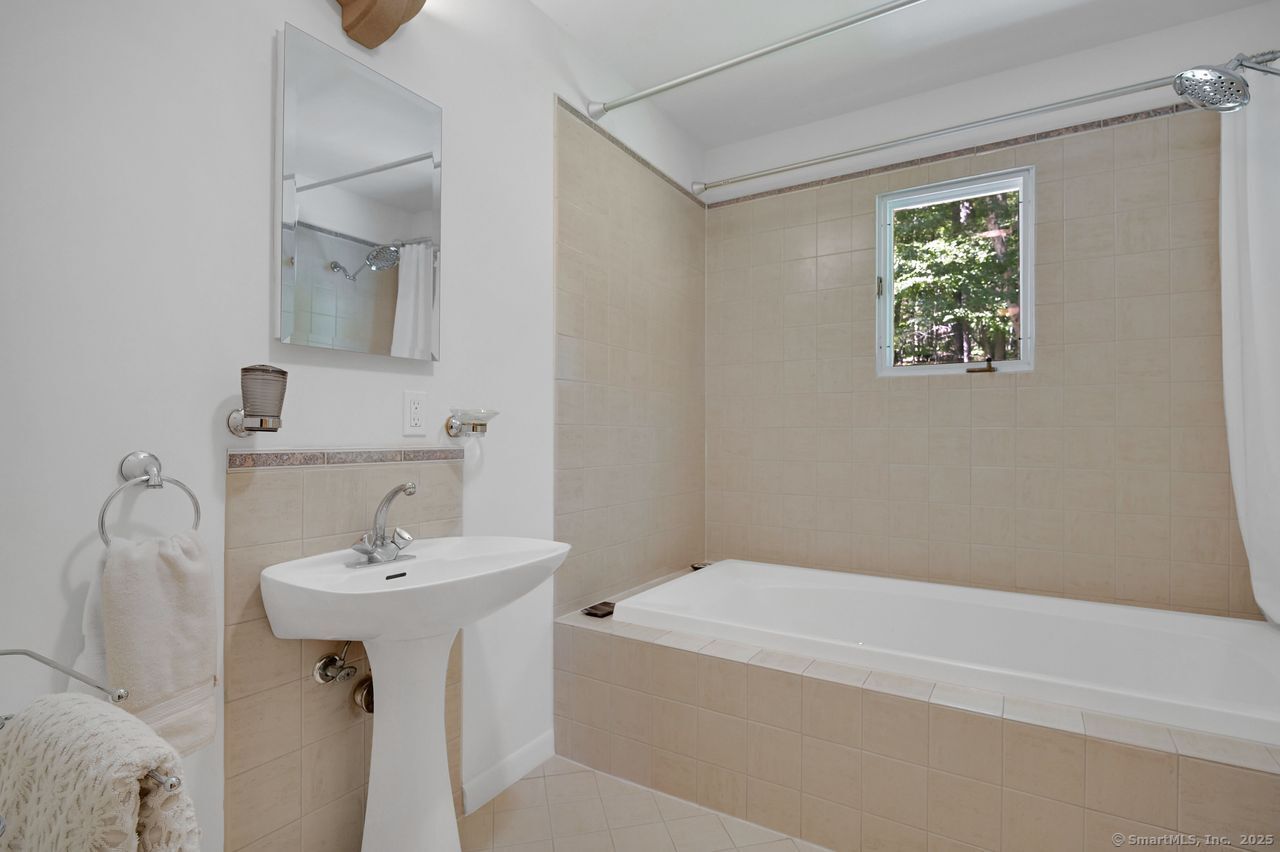 Newtown, Connecticut, 06470, United States, 3 Bedrooms Bedrooms, ,2 BathroomsBathrooms,Residential,For Sale,1941987