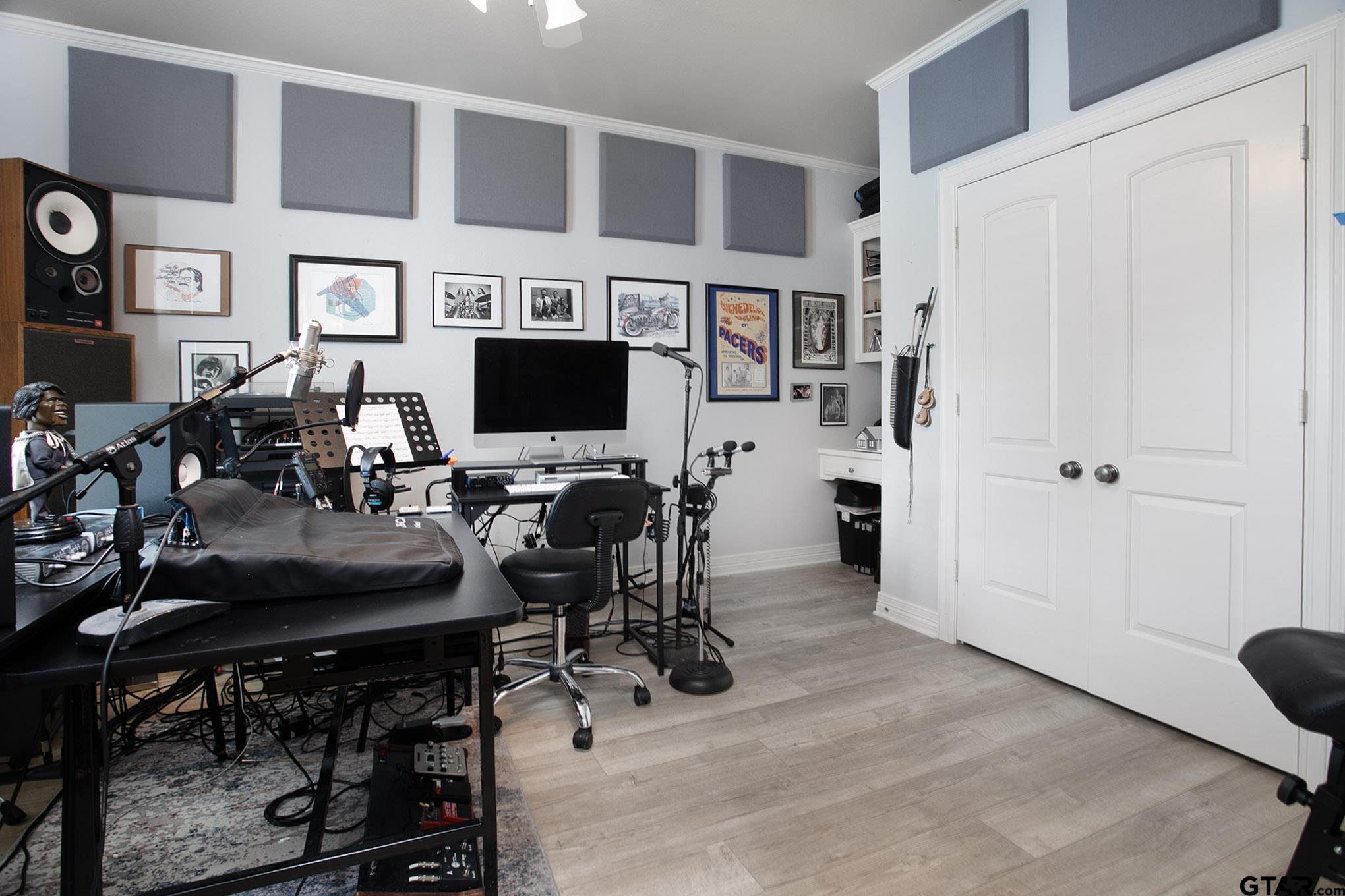 Flint, Texas, 75762, United States, 4 Bedrooms Bedrooms, ,3 BathroomsBathrooms,Residential,For Sale,1857691