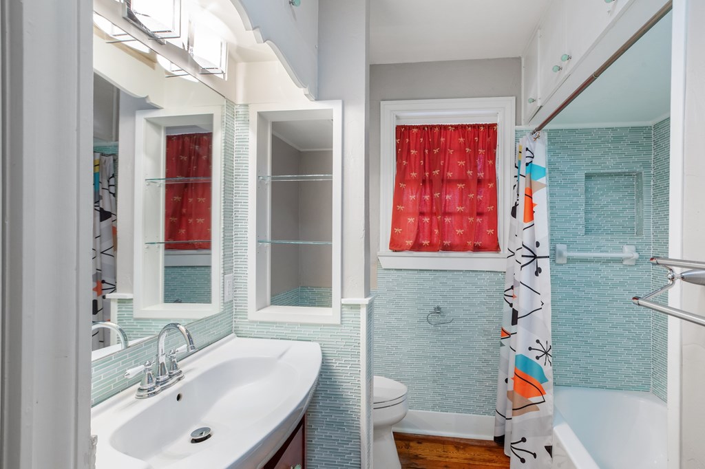 Fredericksburg, Texas, 78624, United States, 4 Bedrooms Bedrooms, ,4 BathroomsBathrooms,Residential,For Sale,2025844