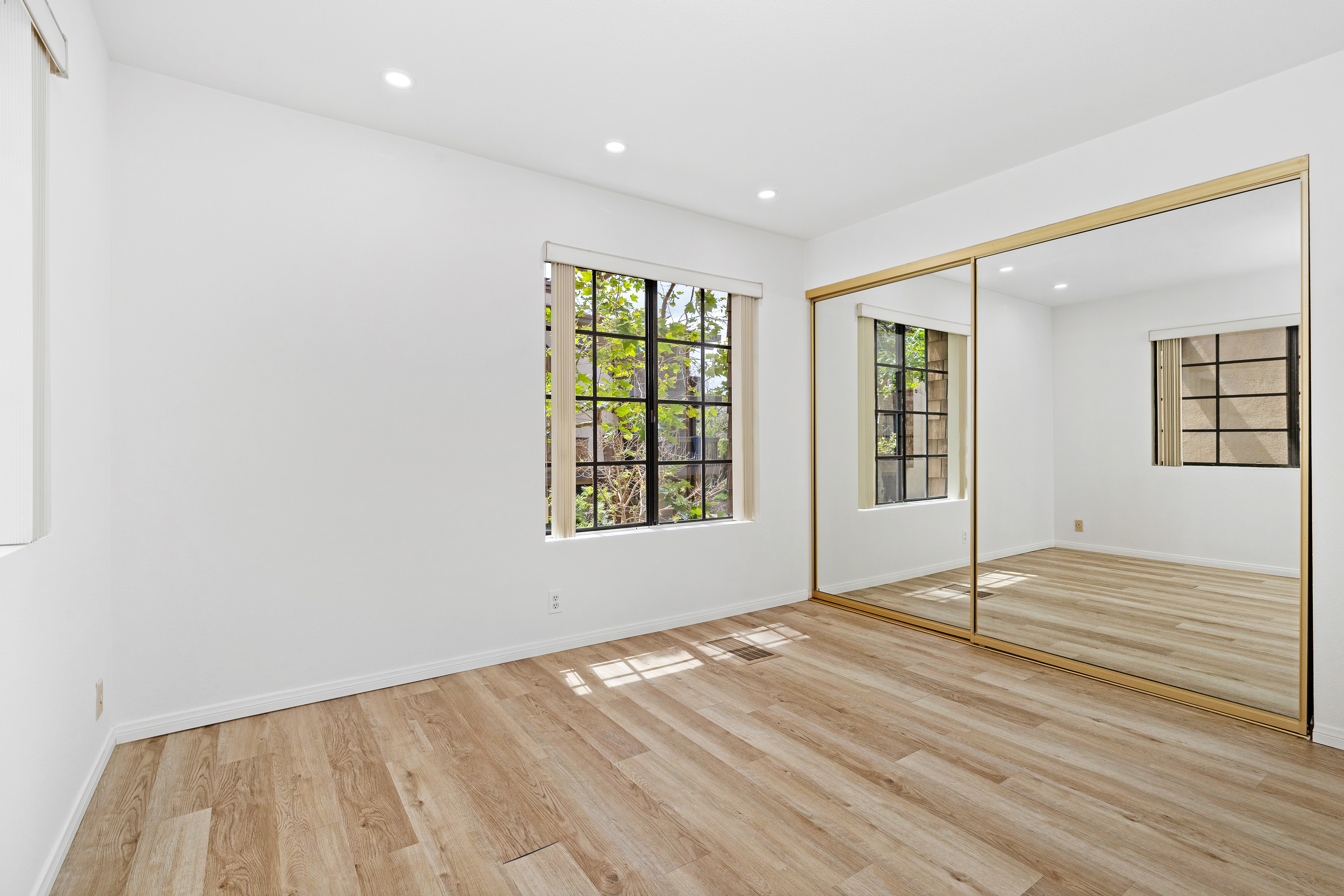  8870 Villa La Jolla Drive, San Diego, CA 92037 - 物件實景