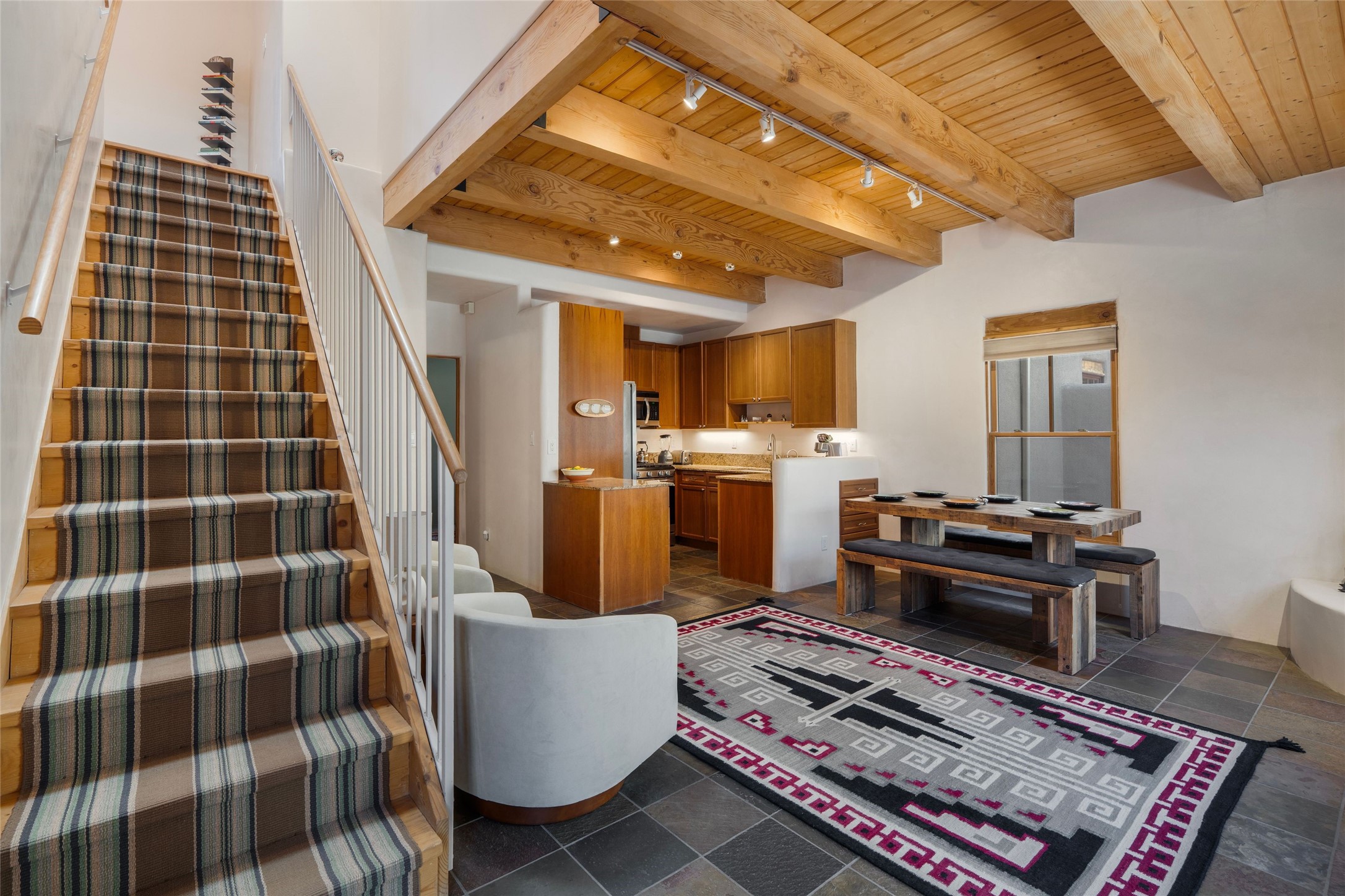  655 Bishops Lodge Road Unit B, - 物件實景