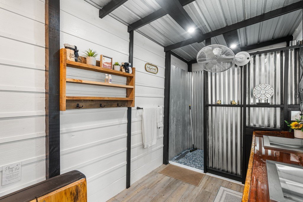 Brasstown, North Carolina, 28902, United States, 3 Bedrooms Bedrooms, ,3 BathroomsBathrooms,Residential,For Sale,1986118