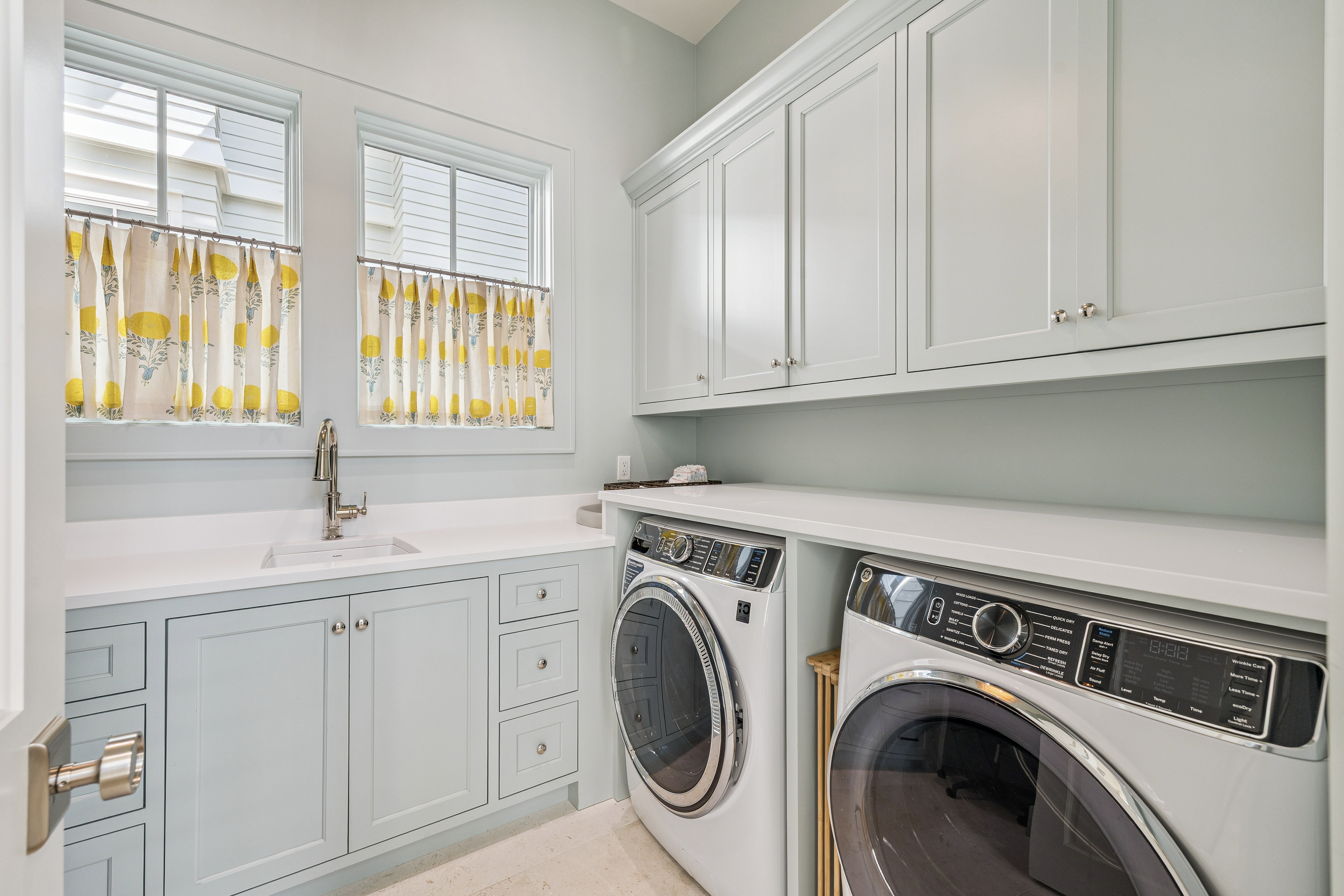  Refined Coastal Residence With Designer Interiors And Exceptional Craftsmanship - 物件實景