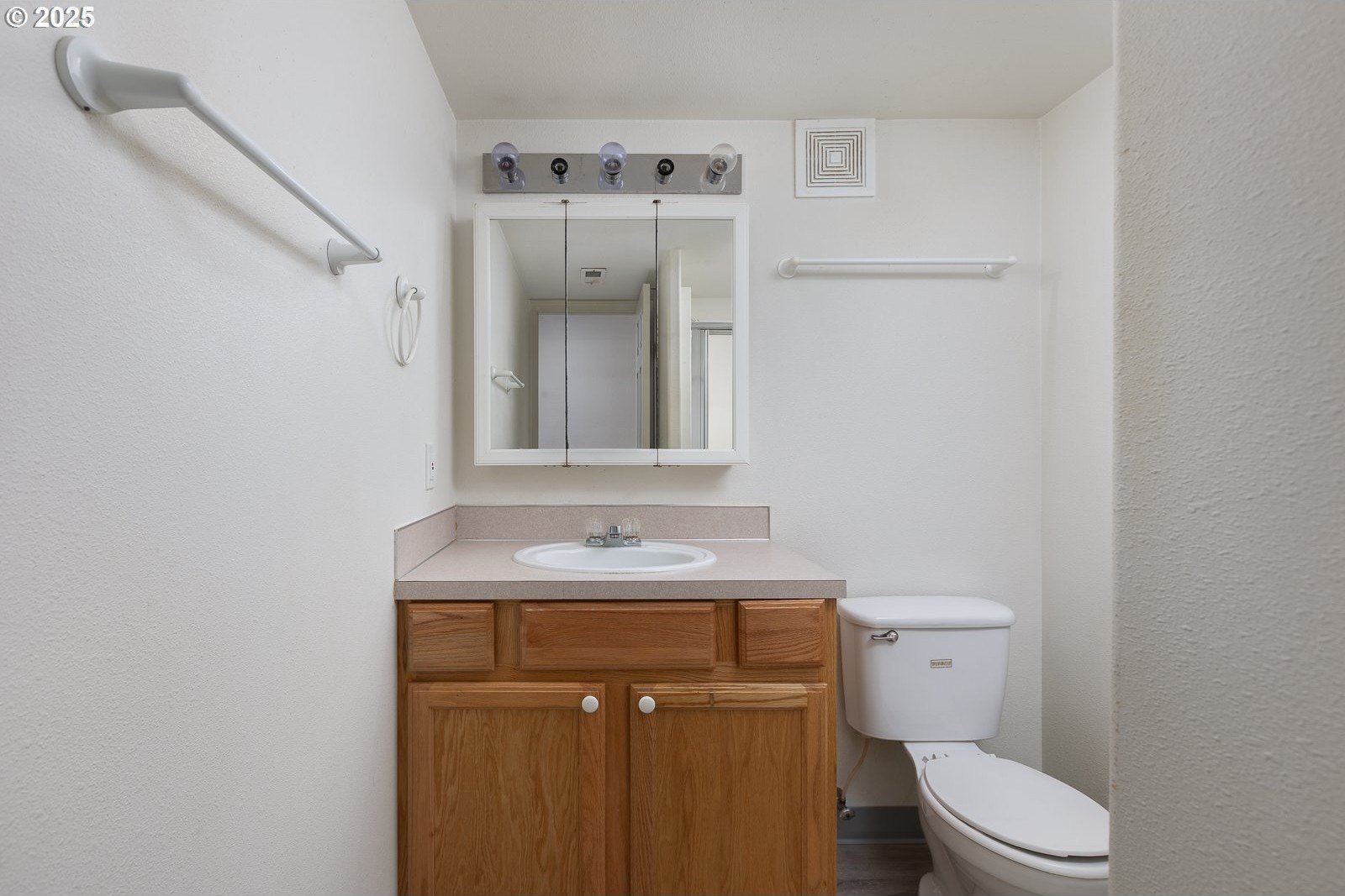 Toledo, Oregon, 97391, United States, 6 Bedrooms Bedrooms, ,4 BathroomsBathrooms,Residential,For Sale,1722214