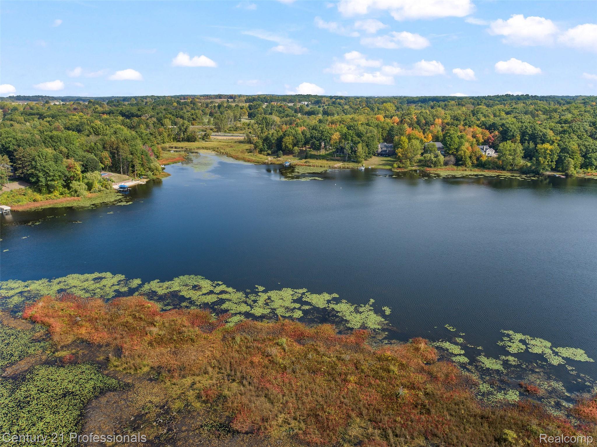 Davisburg, Michigan, 48350, United States, 5 Bedrooms Bedrooms, ,4 BathroomsBathrooms,Residential,For Sale,1982233