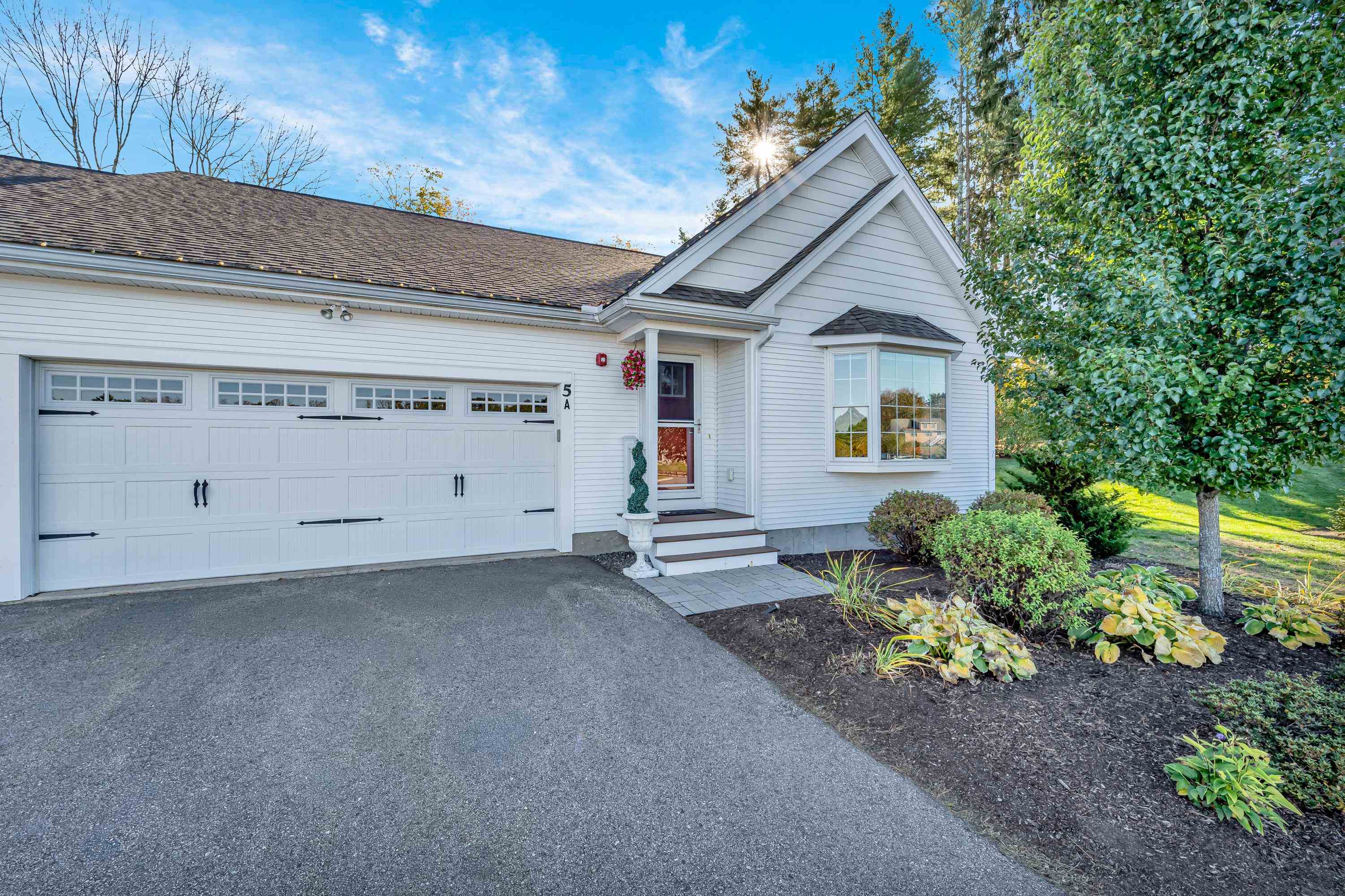 Brentwood, New Hampshire, 03833, United States, 2 Bedrooms Bedrooms, ,2 BathroomsBathrooms,Residential,For Sale,1976209