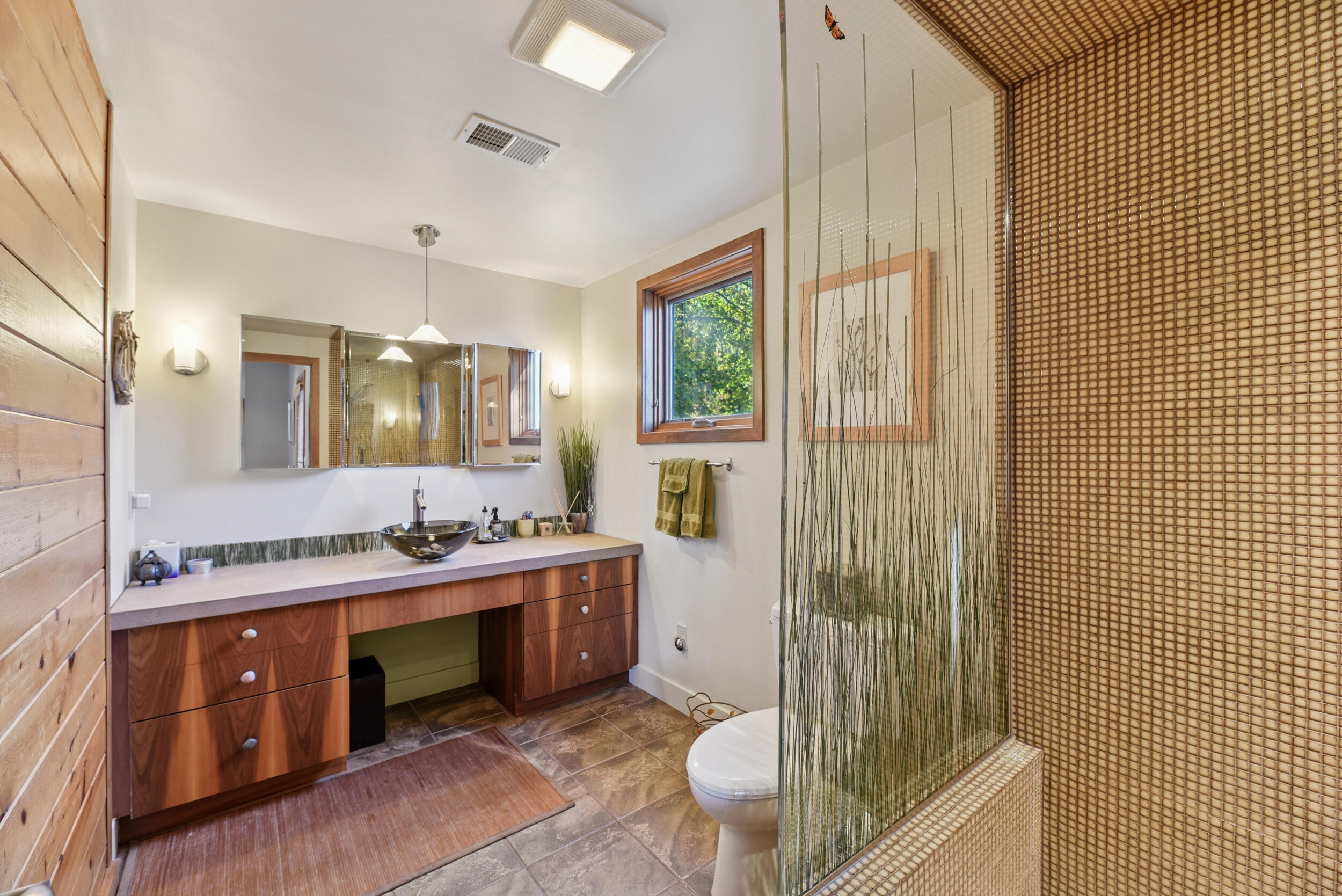 Long Beach, Indiana, 46360, United States, 5 Bedrooms Bedrooms, ,4 BathroomsBathrooms,Residential,For Sale,1989580