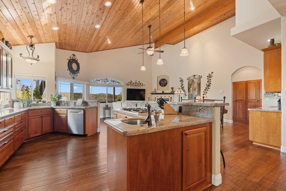 Penn Valley, California, 95946, United States, 5 Bedrooms Bedrooms, ,3 BathroomsBathrooms,Residential,For Sale,1915394