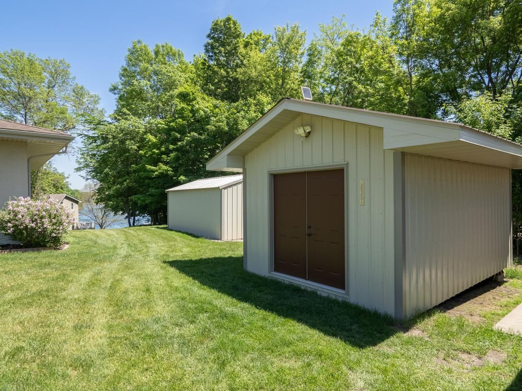  Beautifully Maintained Living with Maple Lake Views - 物件實景