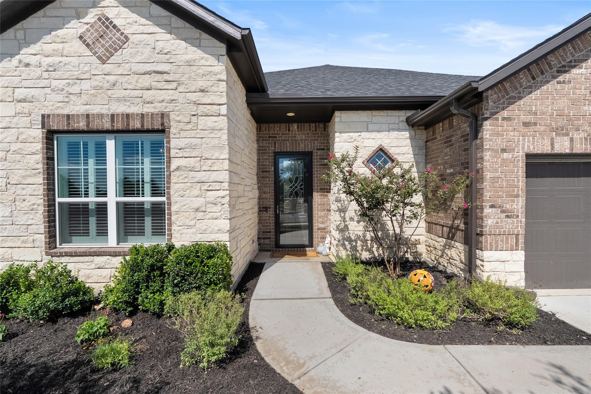 San Marcos, Texas, 78666, United States, 4 Bedrooms Bedrooms, ,4 BathroomsBathrooms,Residential,For Sale,1960844