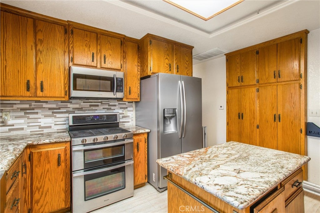 Crestline, California, 92325, United States, 3 Bedrooms Bedrooms, ,4 BathroomsBathrooms,Residential,For Sale,1836283