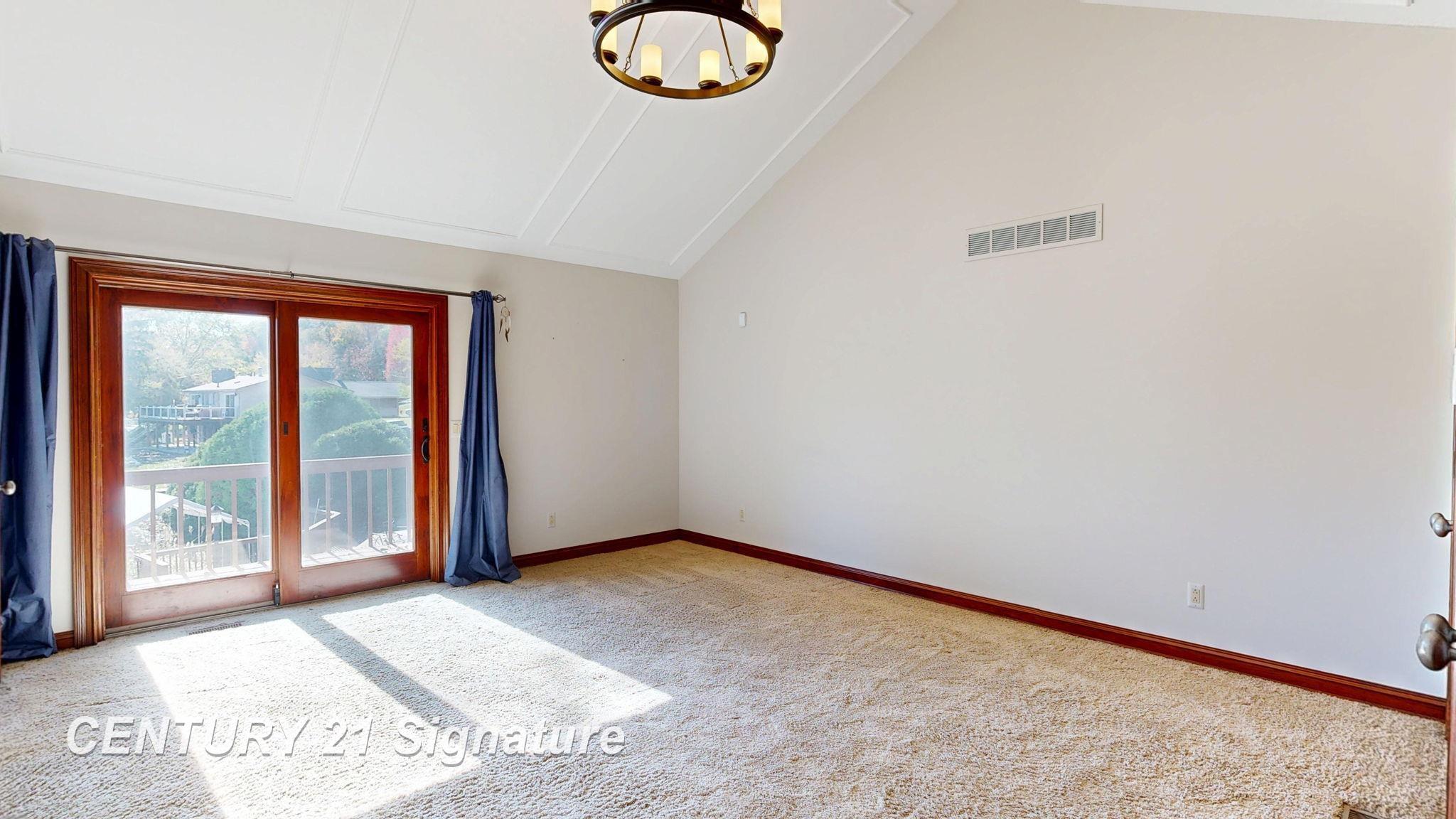 Fenton, Michigan, 48430, United States, 6 Bedrooms Bedrooms, ,4 BathroomsBathrooms,Residential,For Sale,1976063