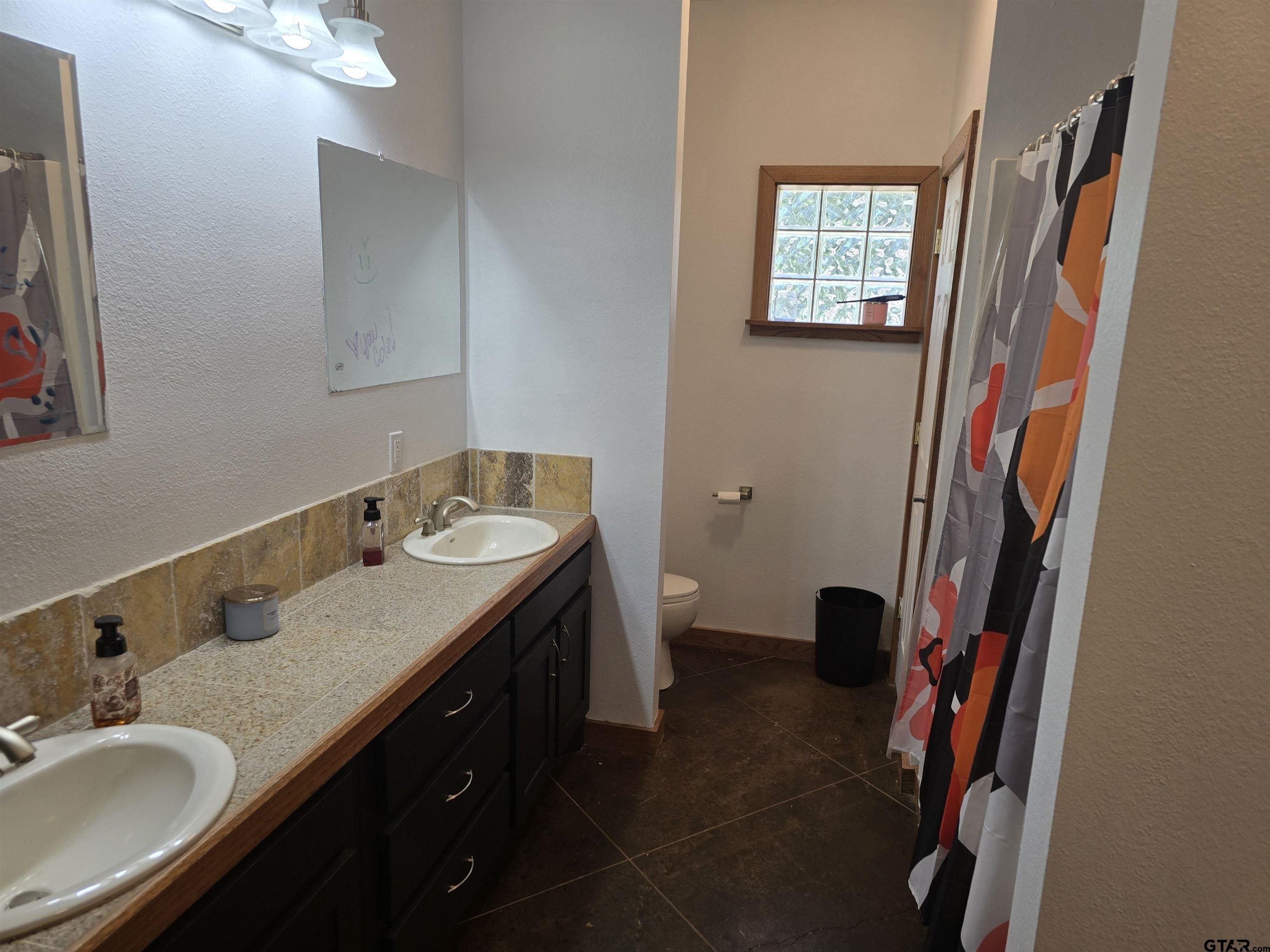 Hughes Springs, Texas, 75656, United States, 4 Bedrooms Bedrooms, ,3 BathroomsBathrooms,Residential,For Sale,1974783