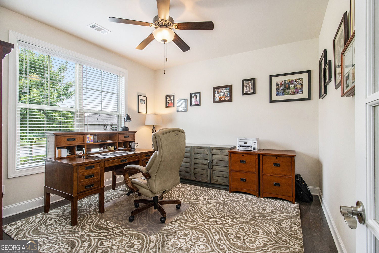 Cumming, Georgia, 30028, United States, 3 Bedrooms Bedrooms, ,3 BathroomsBathrooms,Residential,For Sale,1894796