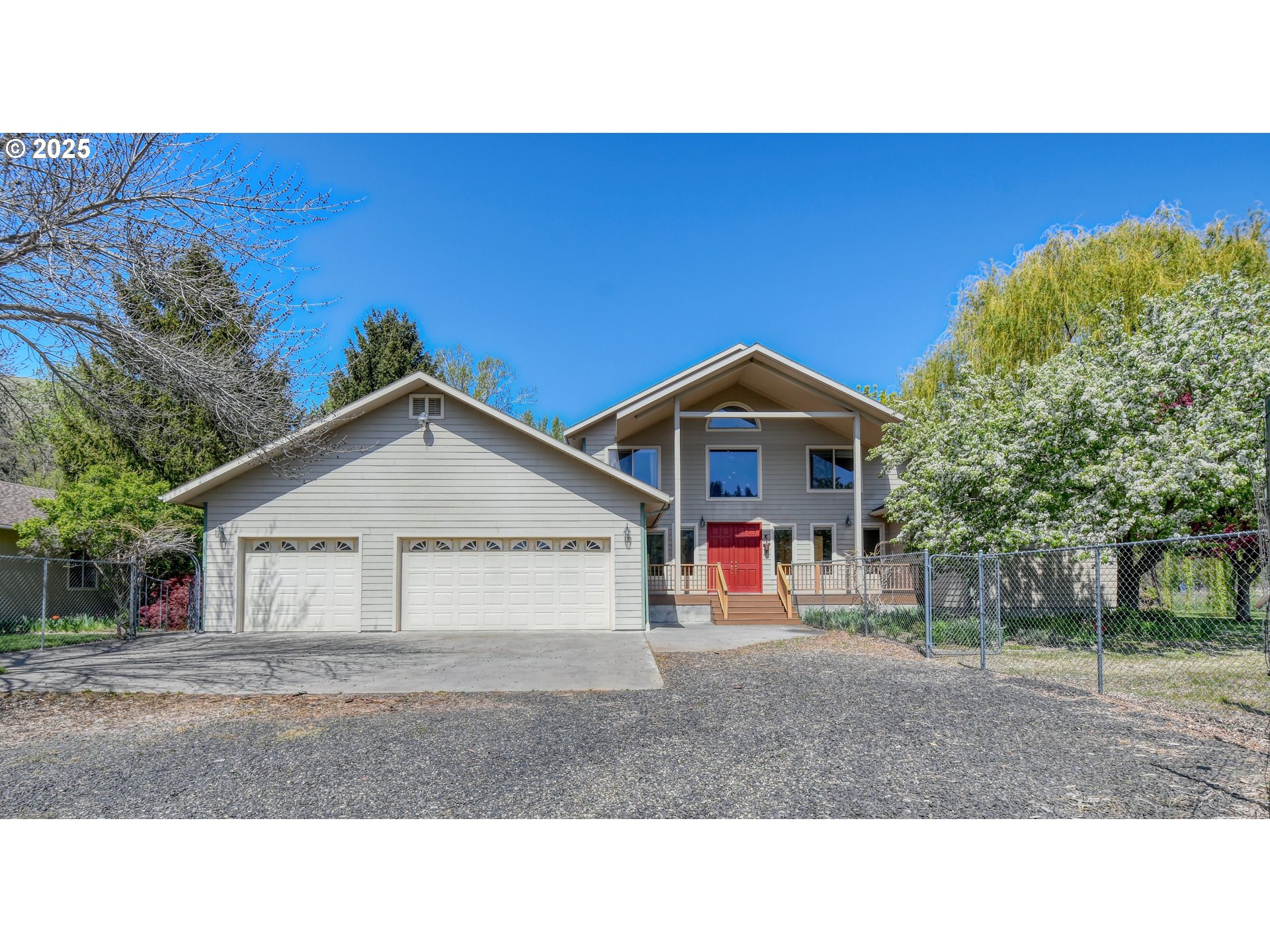 Adams, Oregon, 97810, United States, 4 Bedrooms Bedrooms, ,3 BathroomsBathrooms,Residential,For Sale,1793219