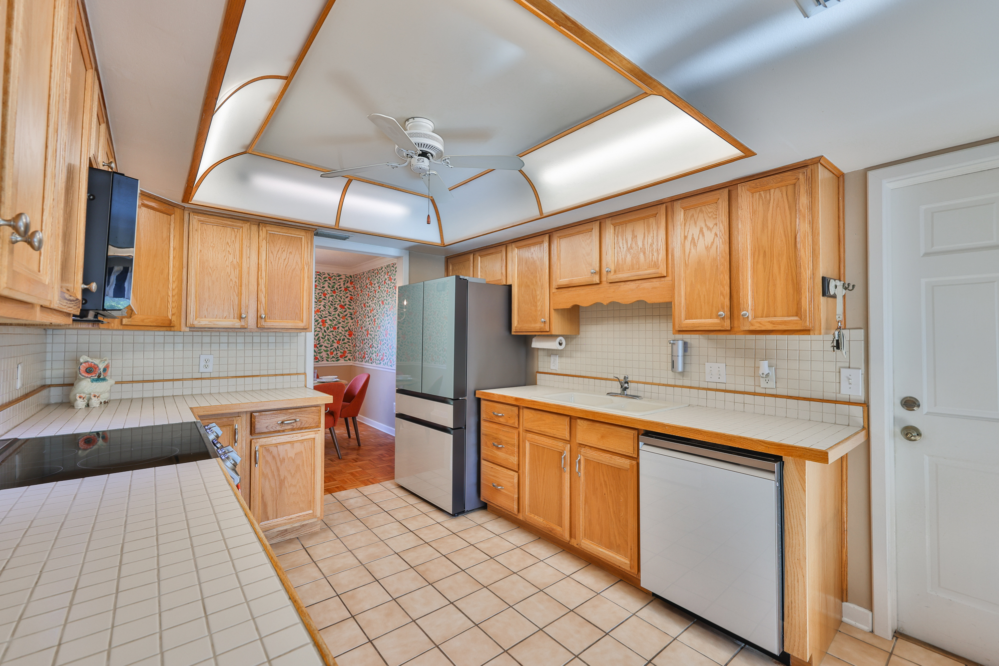 Tampa, Florida, 33613, United States, 3 Bedrooms Bedrooms, ,2 BathroomsBathrooms,Residential,For Sale,1981036