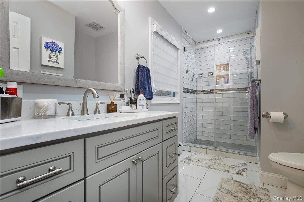 Merrick, New York, 11566, United States, 3 Bedrooms Bedrooms, ,3 BathroomsBathrooms,Residential,For Sale,1986518