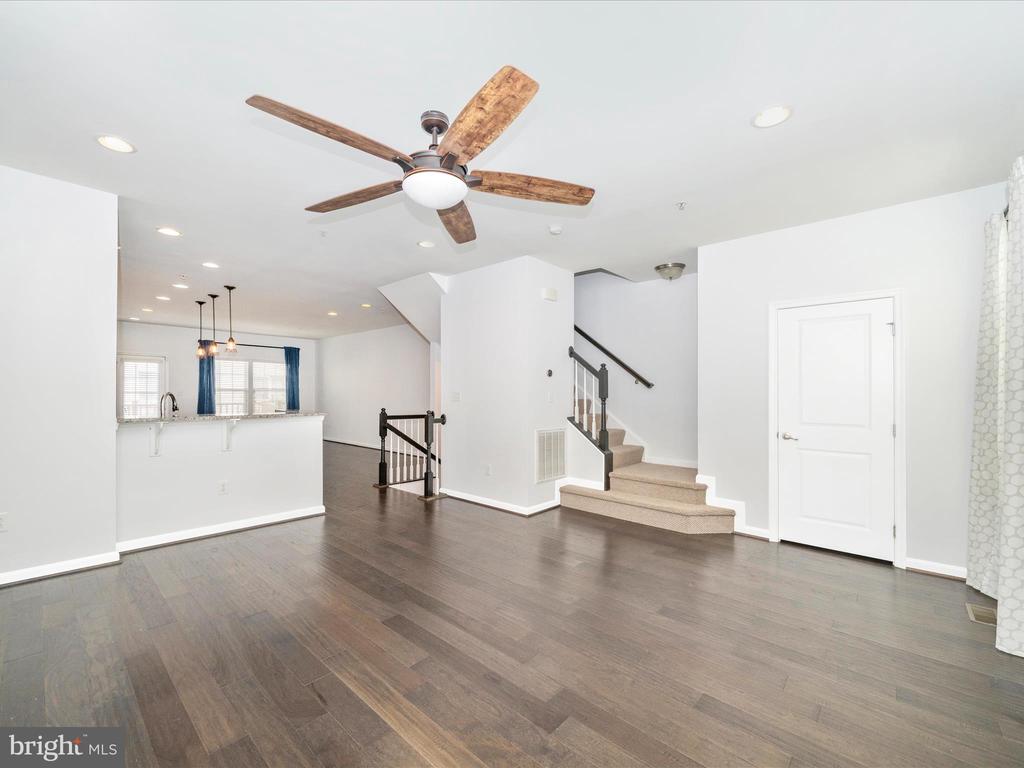 Greenbelt, Maryland, 20770, United States, 3 Bedrooms Bedrooms, ,4 BathroomsBathrooms,Residential,For Sale,2001496