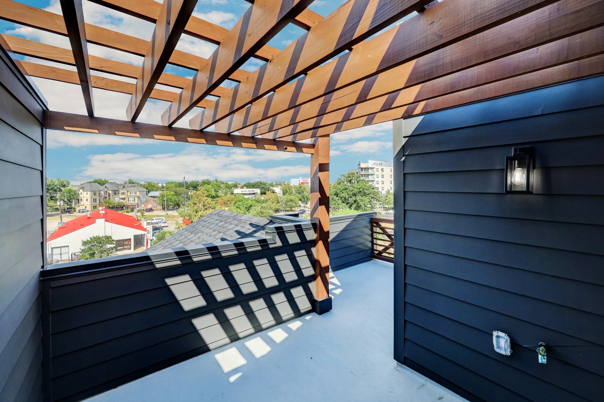 6209 Westcott Street - 物件實景