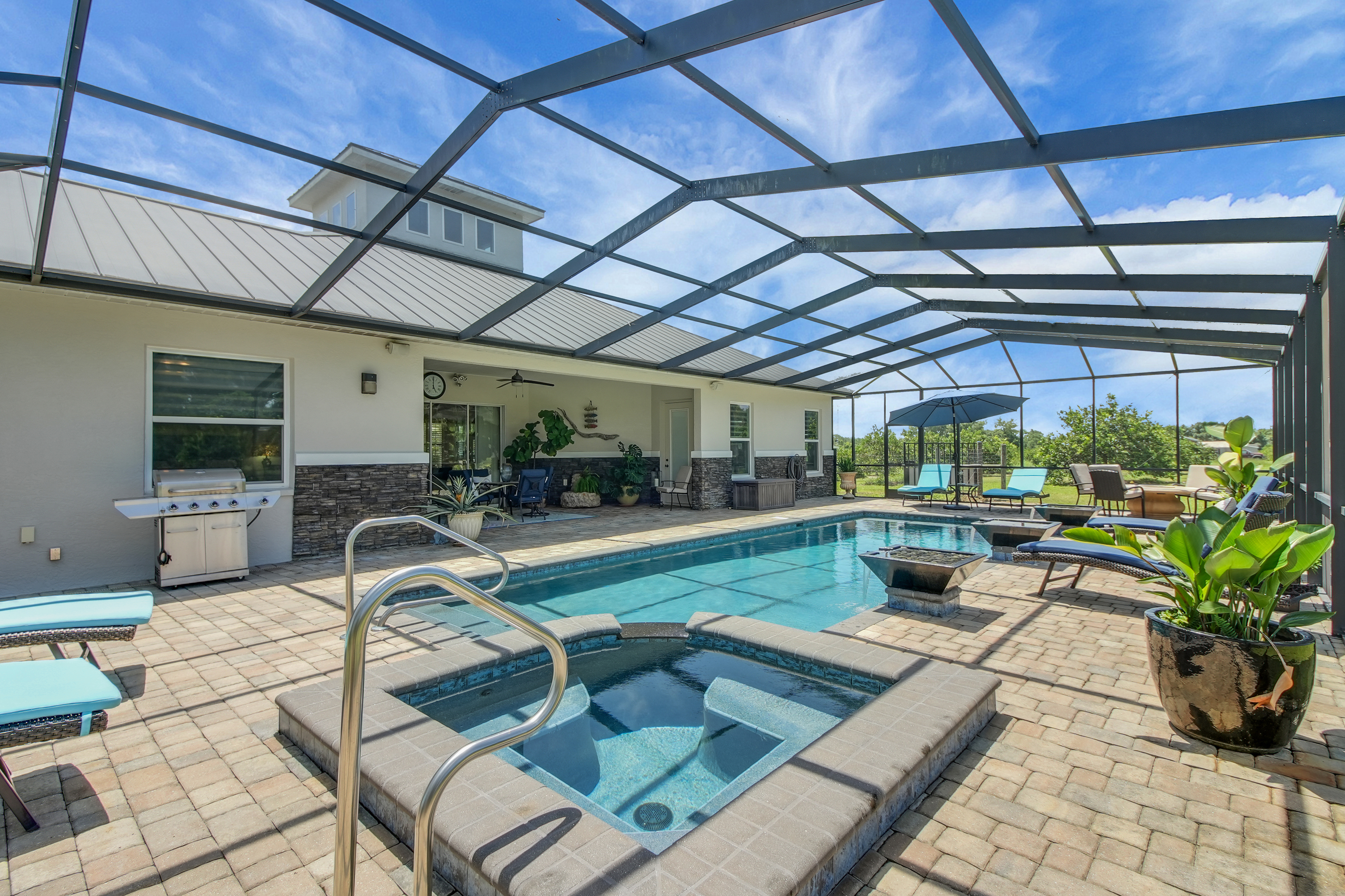 Weirsdale, Florida, 32195, United States, 4 Bedrooms Bedrooms, ,3 BathroomsBathrooms,Residential,For Sale,1900688