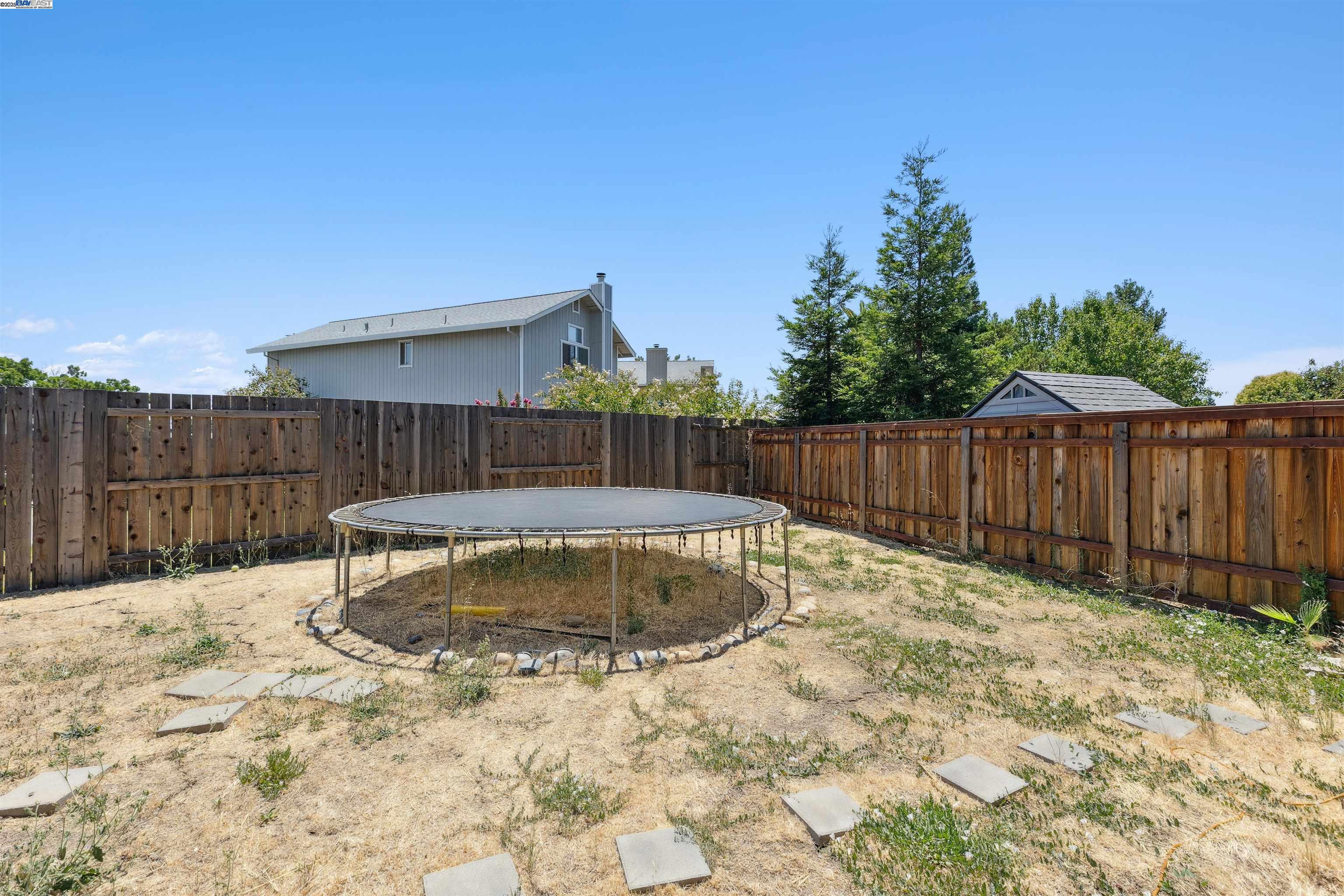 Vacaville, California, 95687, United States, 3 Bedrooms Bedrooms, ,3 BathroomsBathrooms,Residential,For Sale,1975842