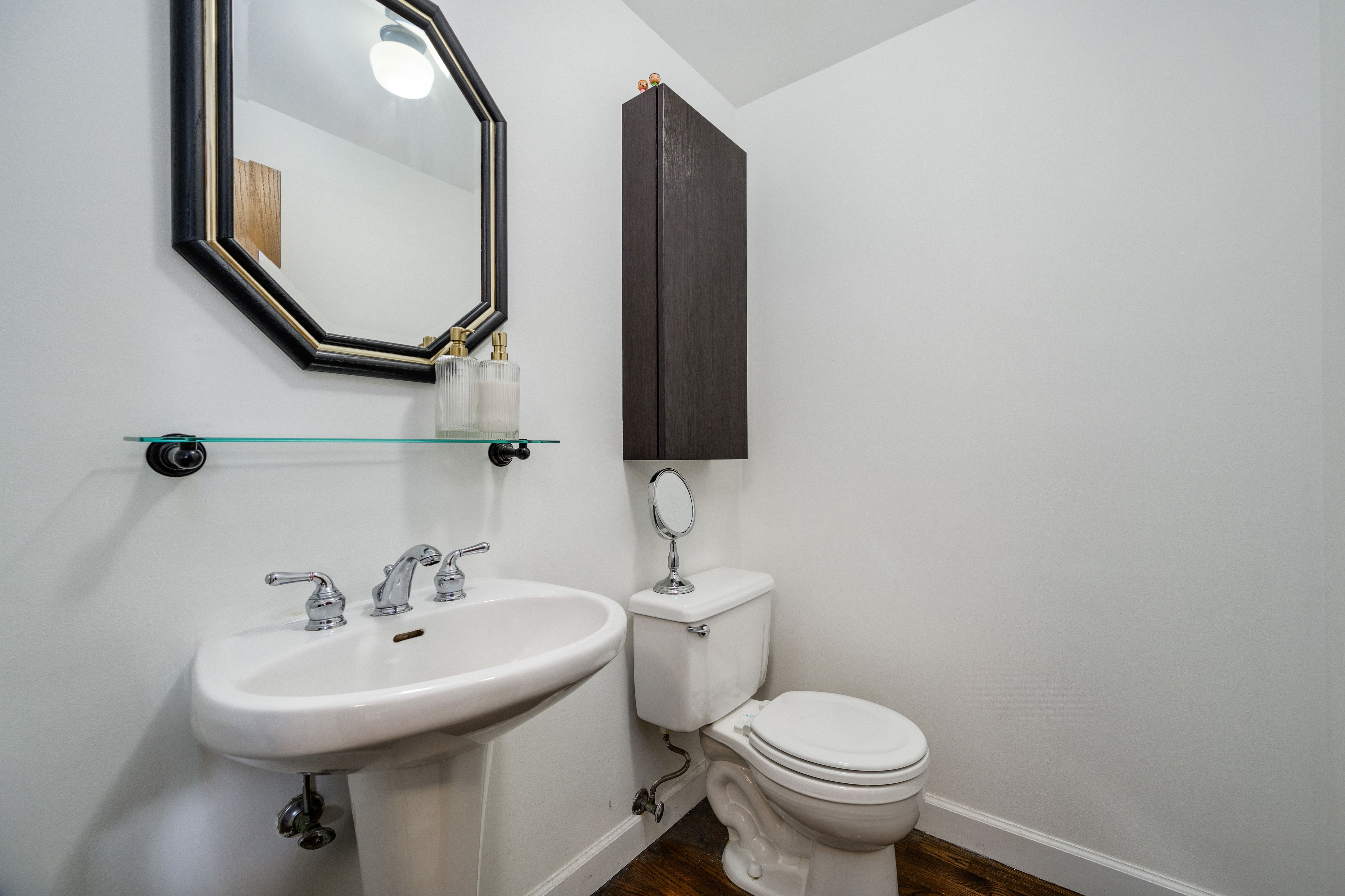  Incredible Opportunity in Canaryville Bridgeport - 物件實景