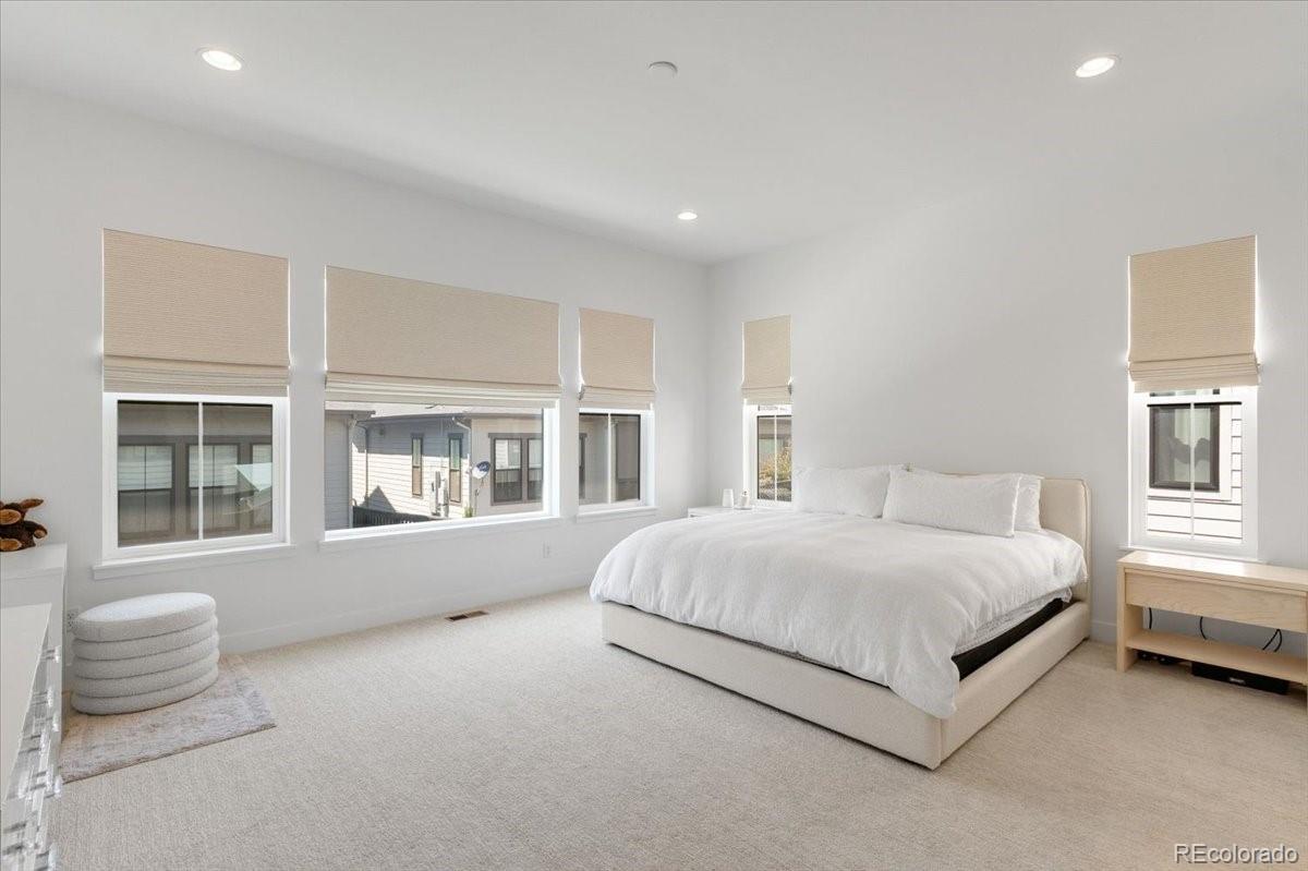 Littleton, Colorado, 80125, United States, 4 Bedrooms Bedrooms, ,4 BathroomsBathrooms,Residential,For Sale,1857685