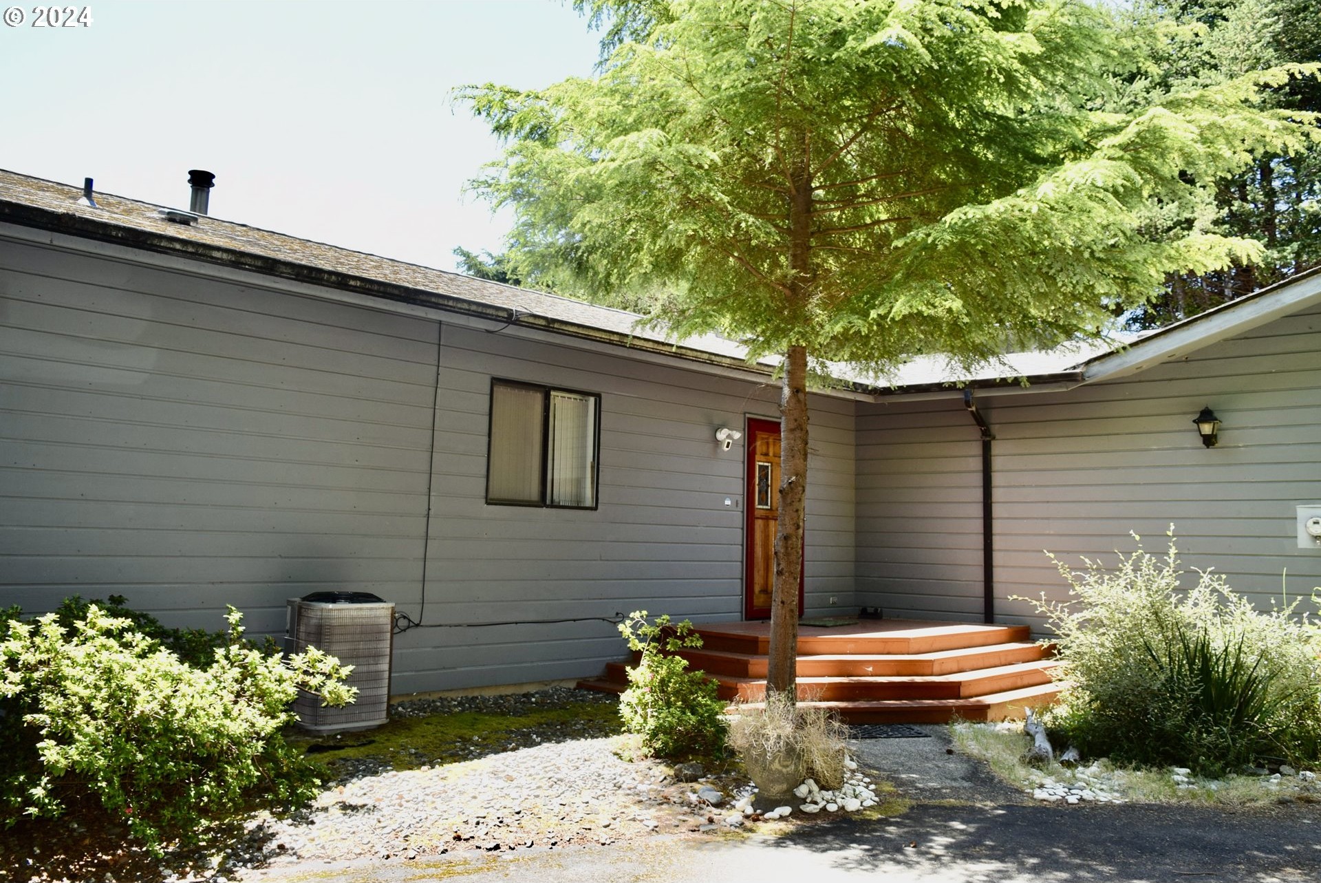Gold Beach, Oregon, 97444, United States, 3 Bedrooms Bedrooms, ,3 BathroomsBathrooms,Residential,For Sale,1888635