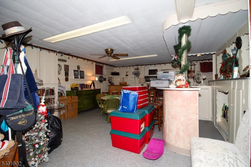 Clifton City, New Jersey, 07011-3254, United States, 6 Bedrooms Bedrooms, ,6 BathroomsBathrooms,Residential,For Sale,2005215