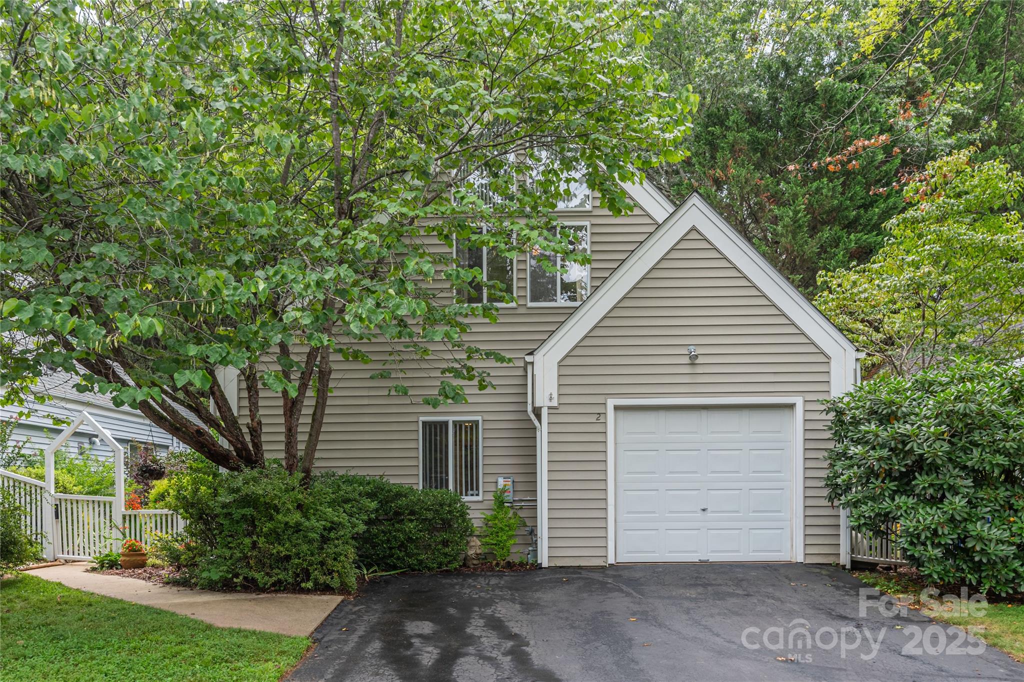 Asheville, North Carolina, 28804, United States, 3 Bedrooms Bedrooms, ,3 BathroomsBathrooms,Residential,For Sale,1905556