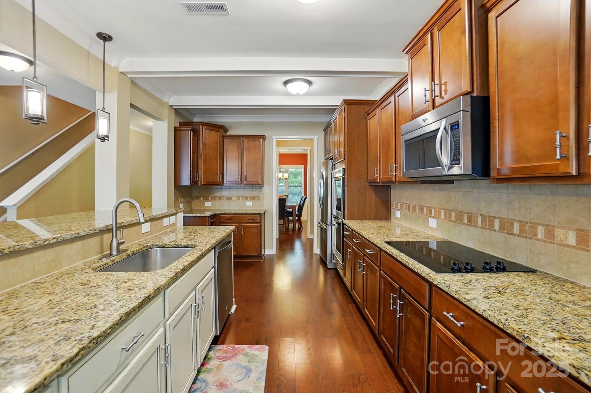 Fort Mill, South Carolina, 29707, United States, 5 Bedrooms Bedrooms, ,4 BathroomsBathrooms,Residential,For Sale,1840064