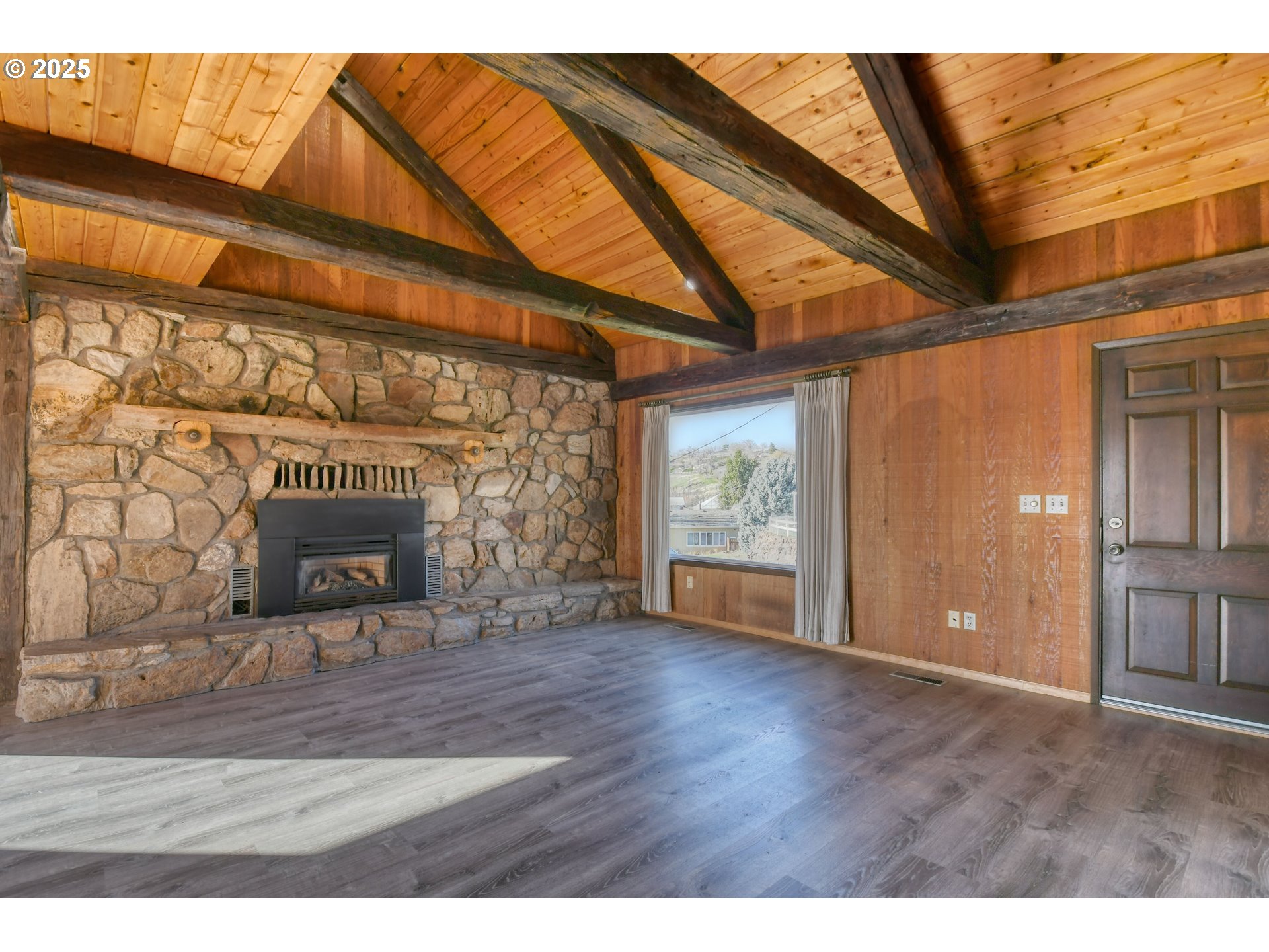 Pendleton, Oregon, 97801, United States, 4 Bedrooms Bedrooms, ,4 BathroomsBathrooms,Residential,For Sale,1995824