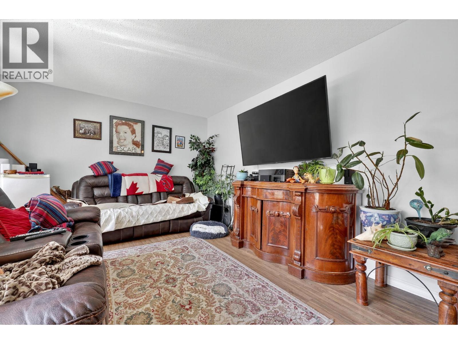 KELOWNA, British Columbia, V1X 1C4, CA, 5 Bedrooms Bedrooms, ,3 BathroomsBathrooms,Residential,For Sale,1948235