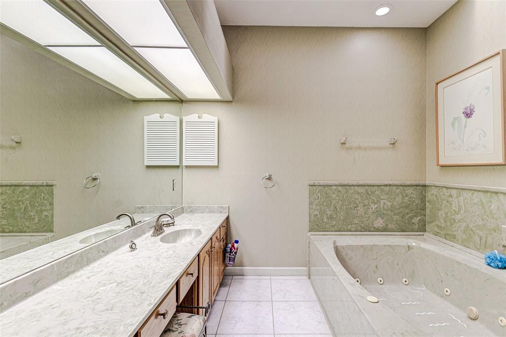 Lake Wales, Florida, 33898, United States, 2 Bedrooms Bedrooms, ,4 BathroomsBathrooms,Residential,For Sale,1908279