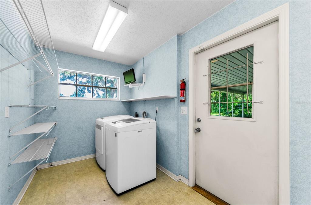 Plant City, Florida, 33566, United States, 3 Bedrooms Bedrooms, ,2 BathroomsBathrooms,Residential,For Sale,1932483