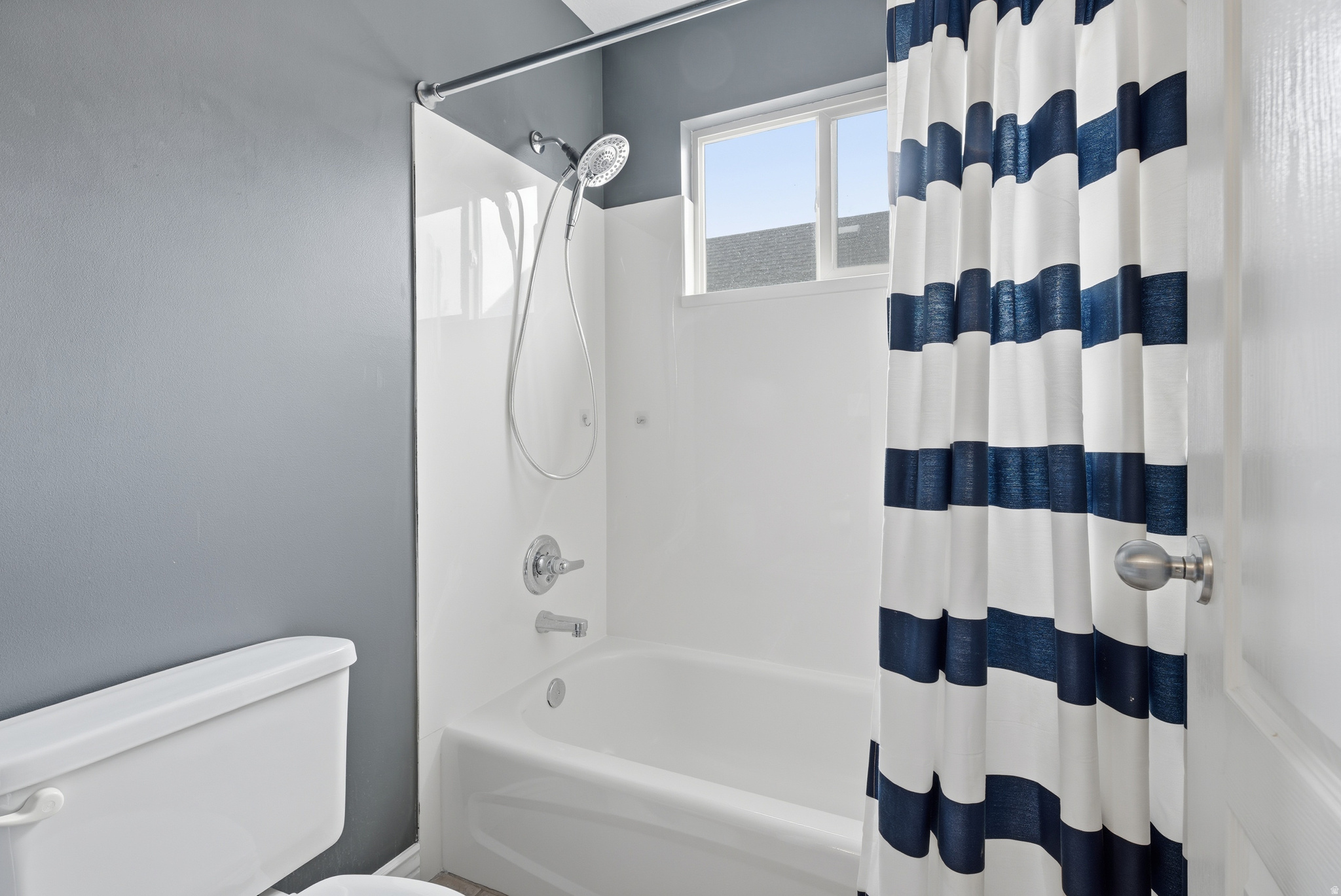 Sandy, Utah, 84092, United States, 4 Bedrooms Bedrooms, ,3 BathroomsBathrooms,Residential,For Sale,1992132