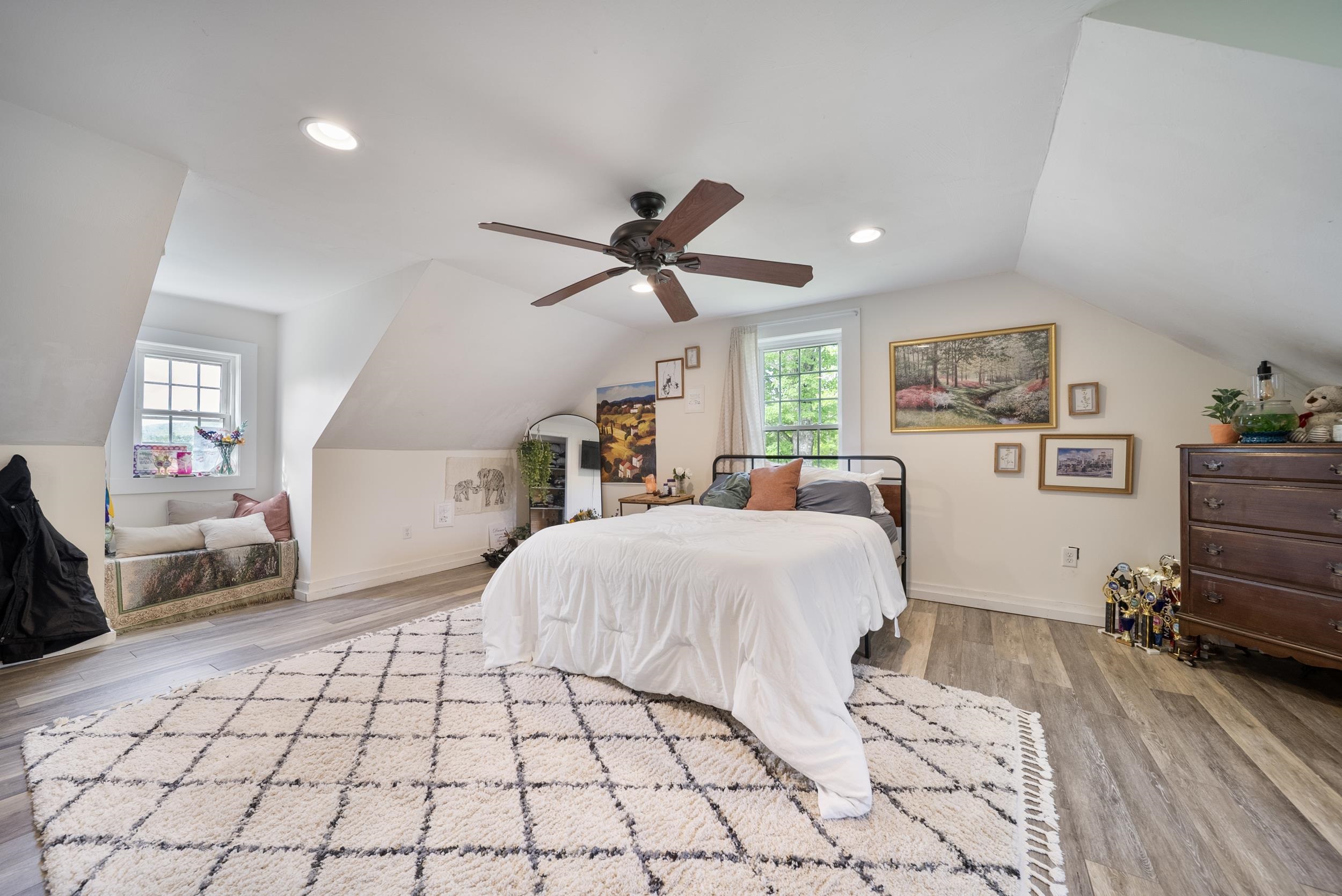 Francestown, New Hampshire, 03043, United States, 5 Bedrooms Bedrooms, ,4 BathroomsBathrooms,Residential,For Sale,1827172