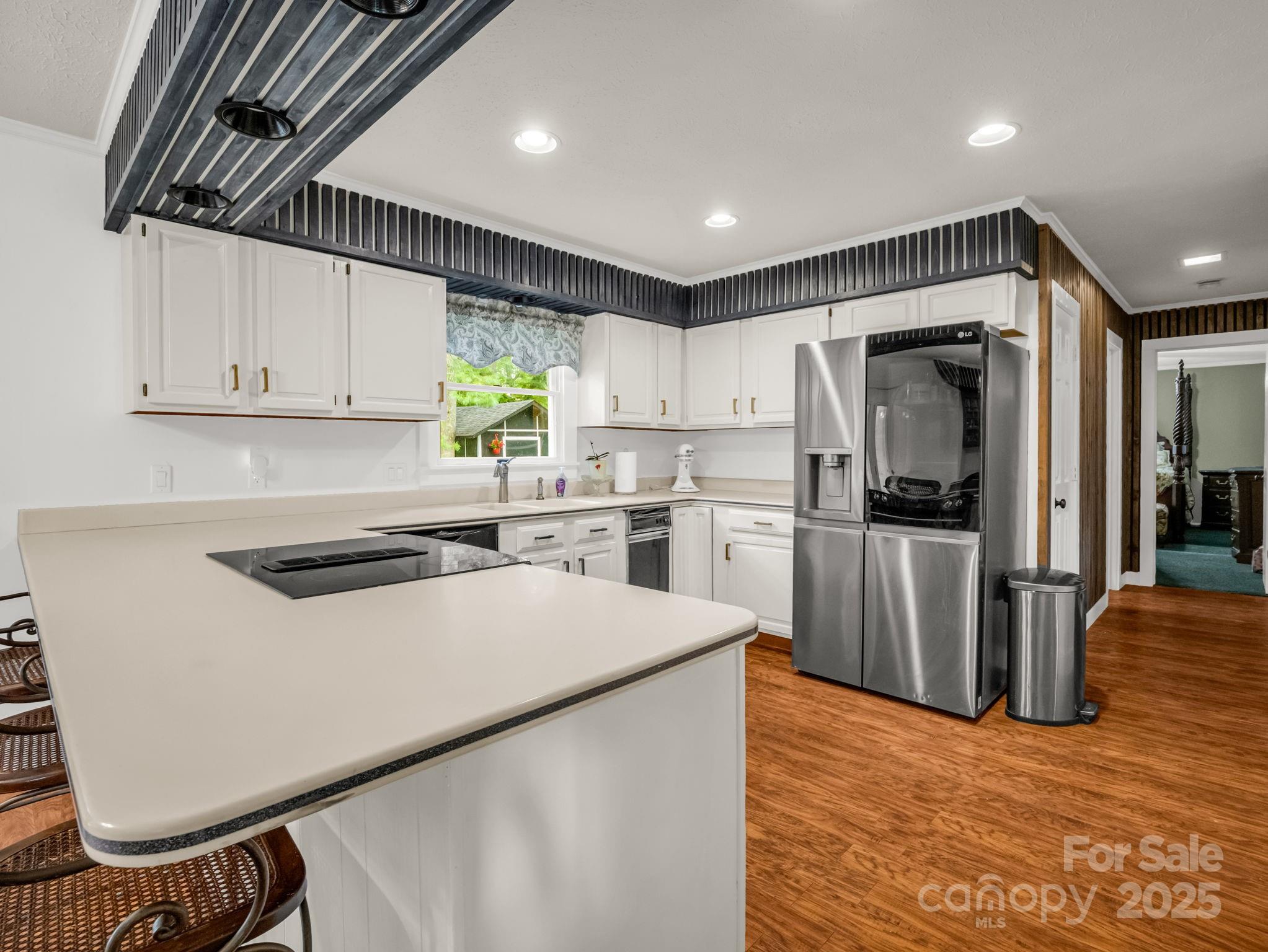 Hendersonville, North Carolina, 28791, United States, 4 Bedrooms Bedrooms, ,3 BathroomsBathrooms,Residential,For Sale,1973922