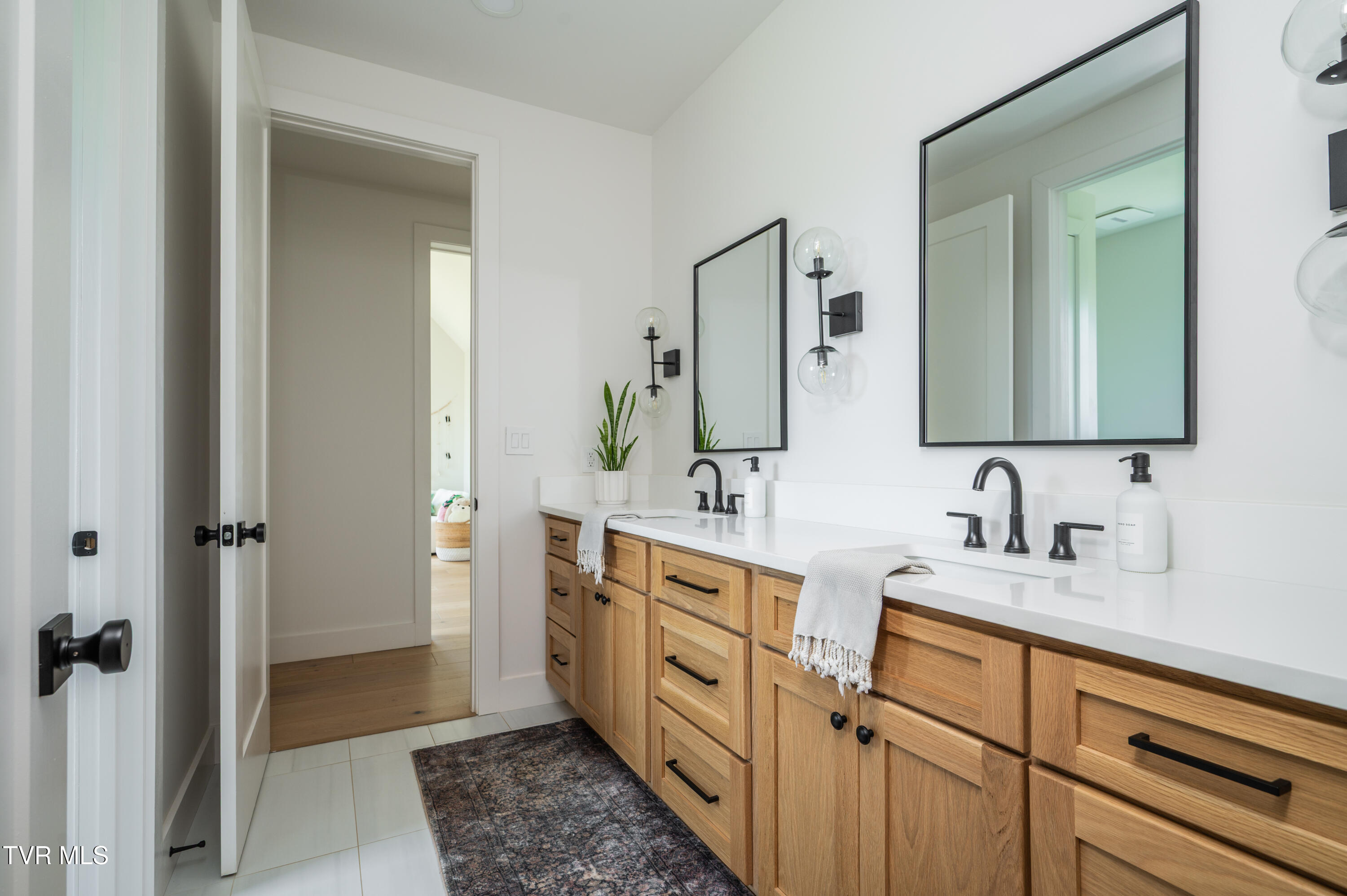 Kingsport, Tennessee, 37664, United States, 4 Bedrooms Bedrooms, ,4 BathroomsBathrooms,Residential,For Sale,1981214