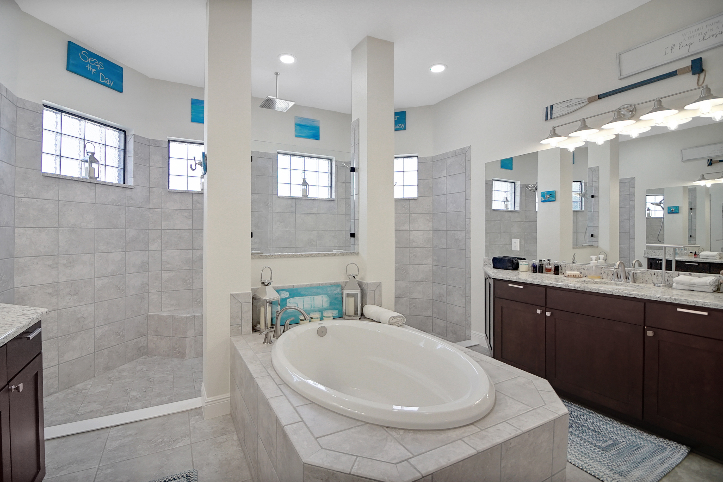 Lady Lake, Florida, 32159, United States, 4 Bedrooms Bedrooms, ,3 BathroomsBathrooms,Residential,For Sale,1922076