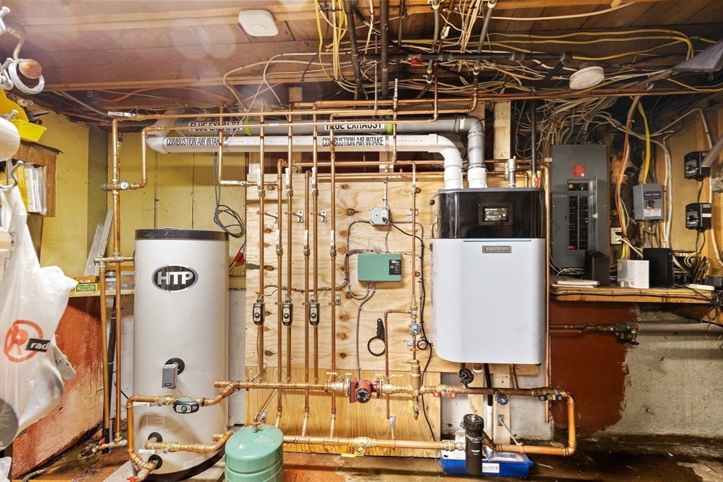 Easton, Massachusetts, 02375, United States, 3 Bedrooms Bedrooms, ,3 BathroomsBathrooms,Residential,For Sale,1975214