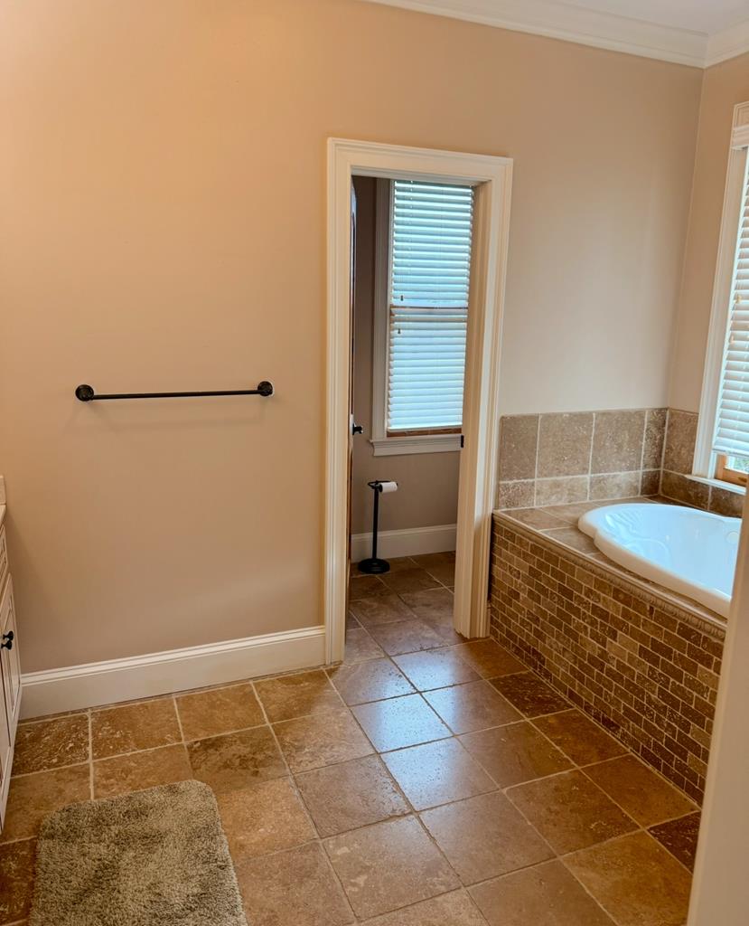Ellijay, Georgia, 30536, United States, 4 Bedrooms Bedrooms, ,4 BathroomsBathrooms,Residential,For Sale,1876952