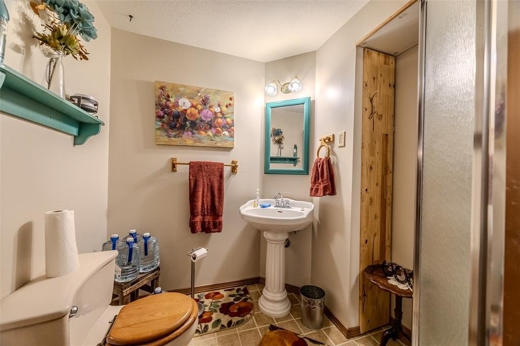 Urbana, Missouri, 65767, United States, 5 Bedrooms Bedrooms, ,4 BathroomsBathrooms,Residential,For Sale,1851017