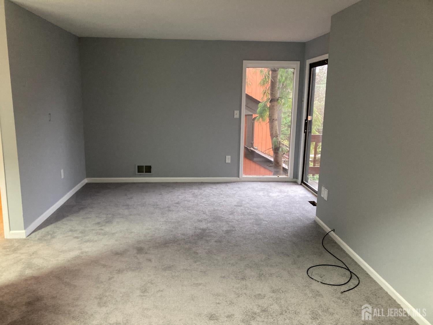 North Brunswick, New Jersey, 08902, United States, 3 Bedrooms Bedrooms, ,2 BathroomsBathrooms,Residential,For Sale,1999515